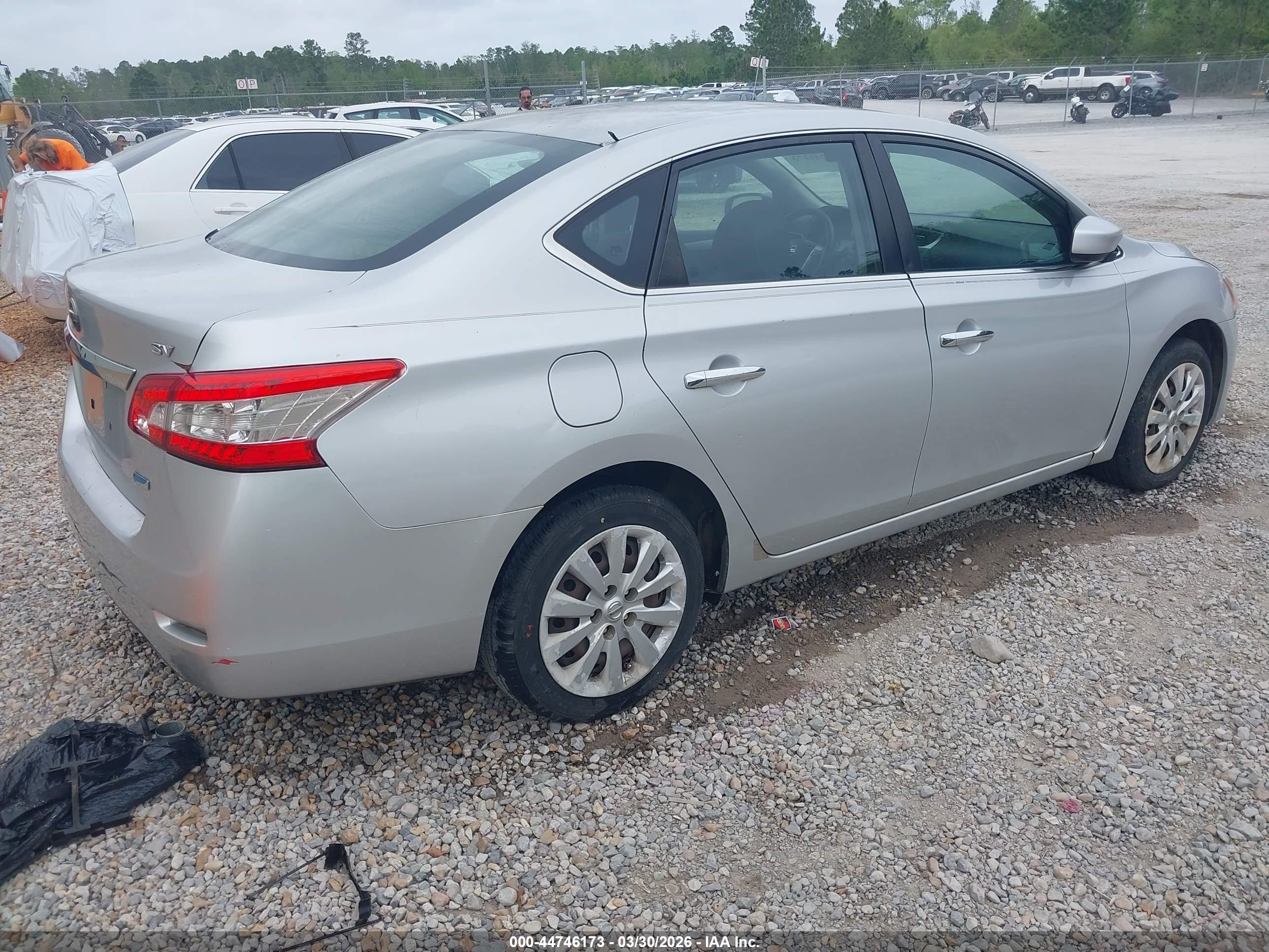 NISSAN SENTRA image 4