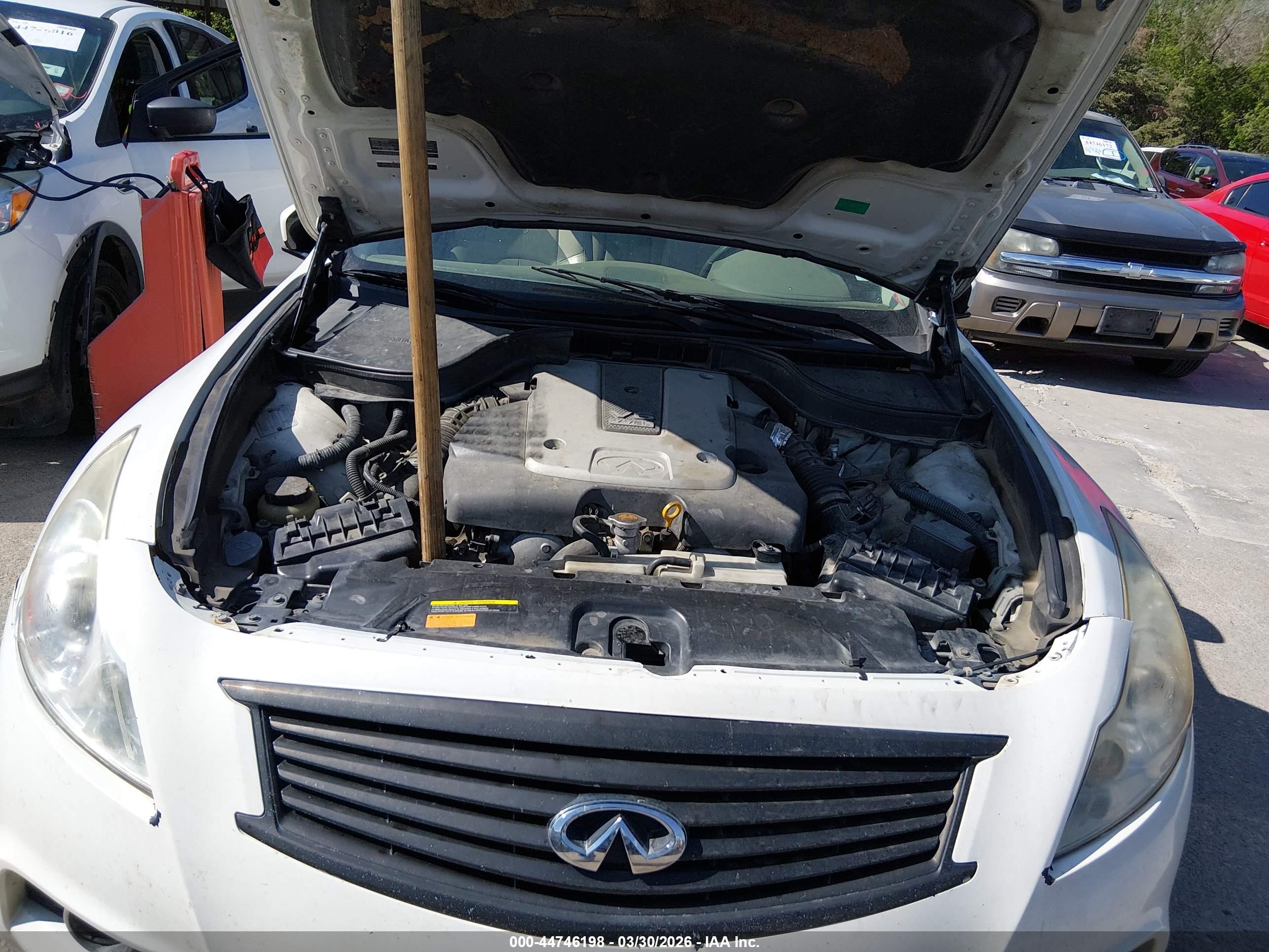 INFINITI G37 image 10