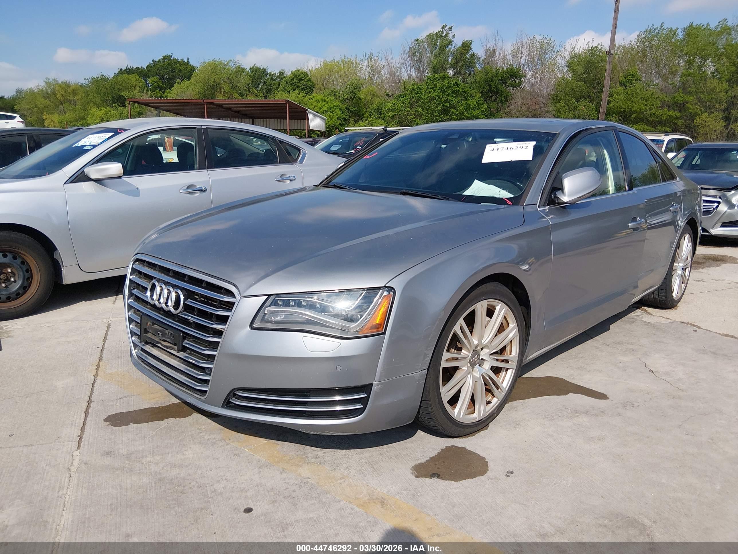 AUDI A8 image 2