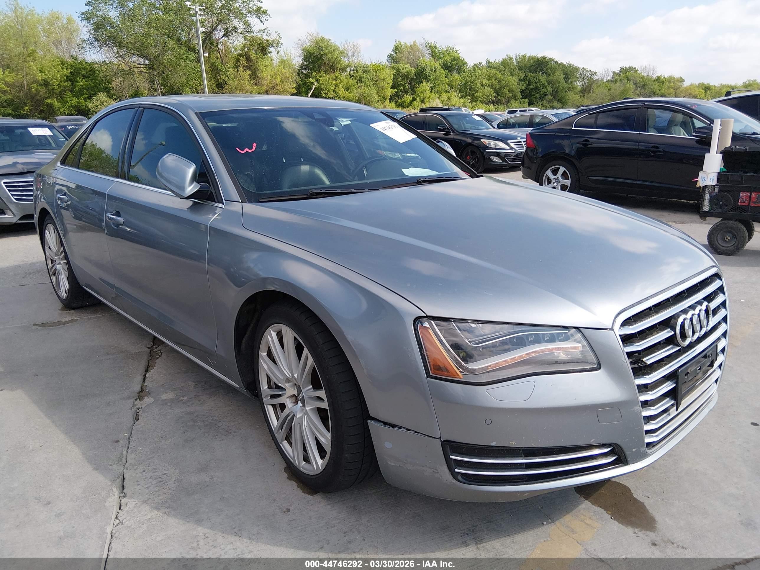 AUDI A8 image 6