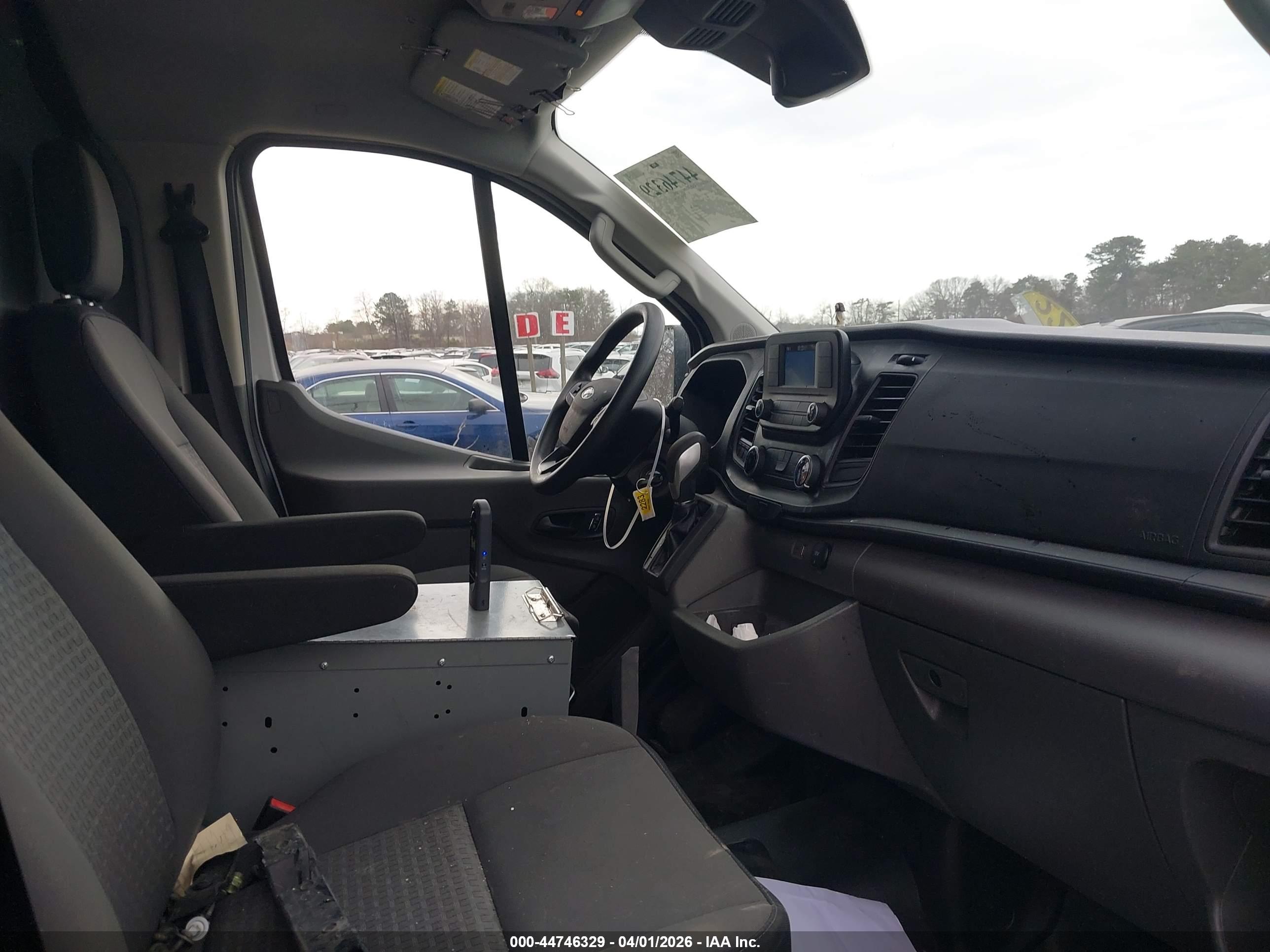 FORD TRANSIT-250 image 5