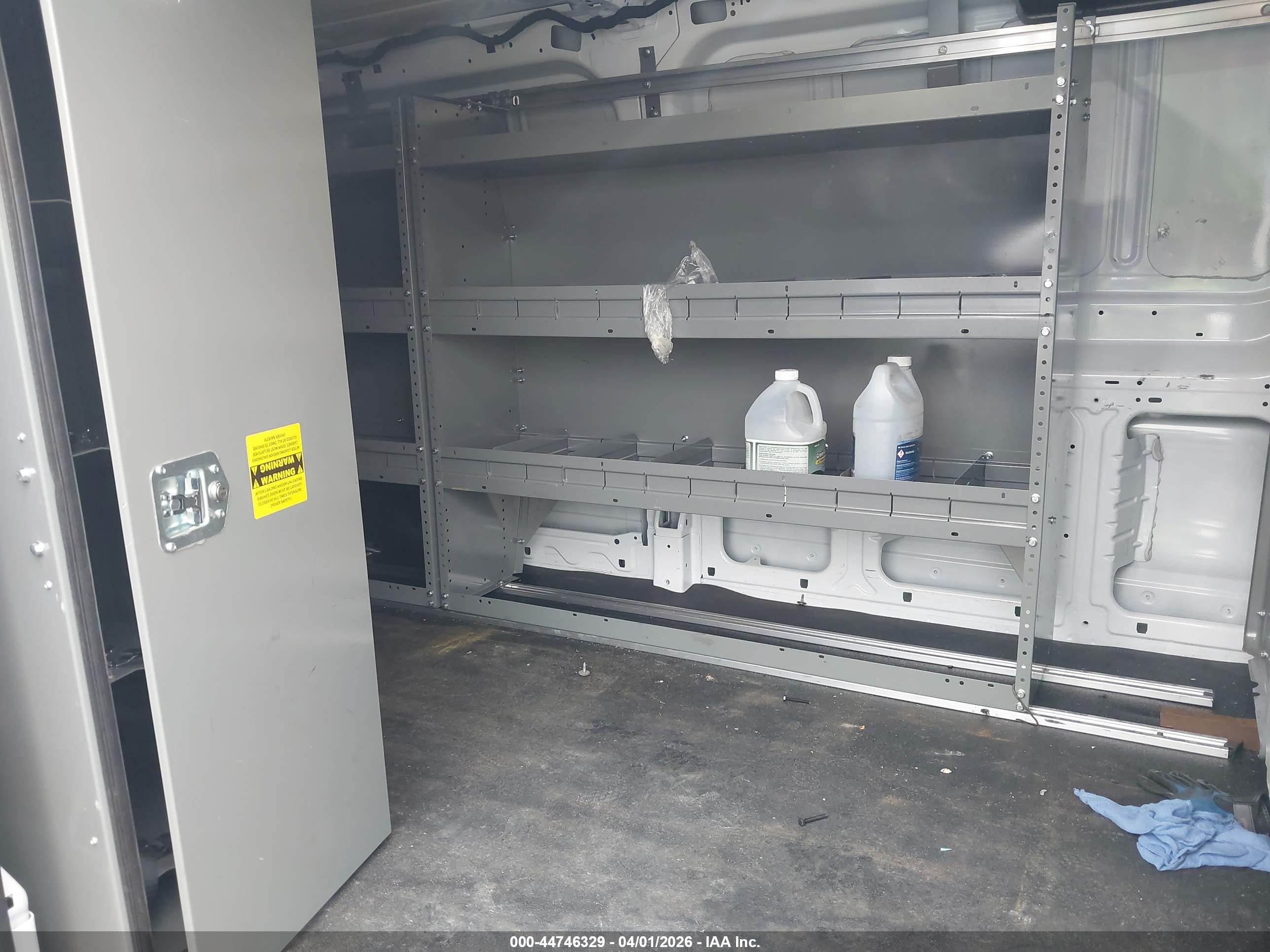 FORD TRANSIT-250 image 8