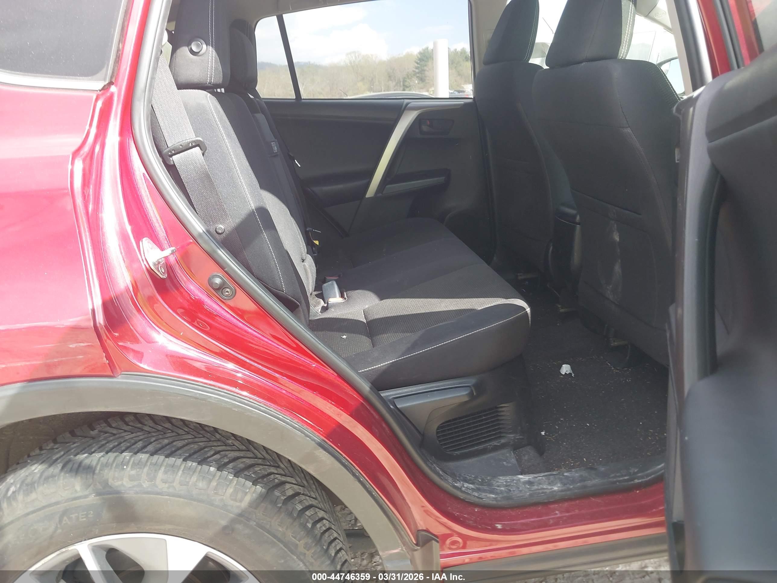 TOYOTA RAV4 image 8