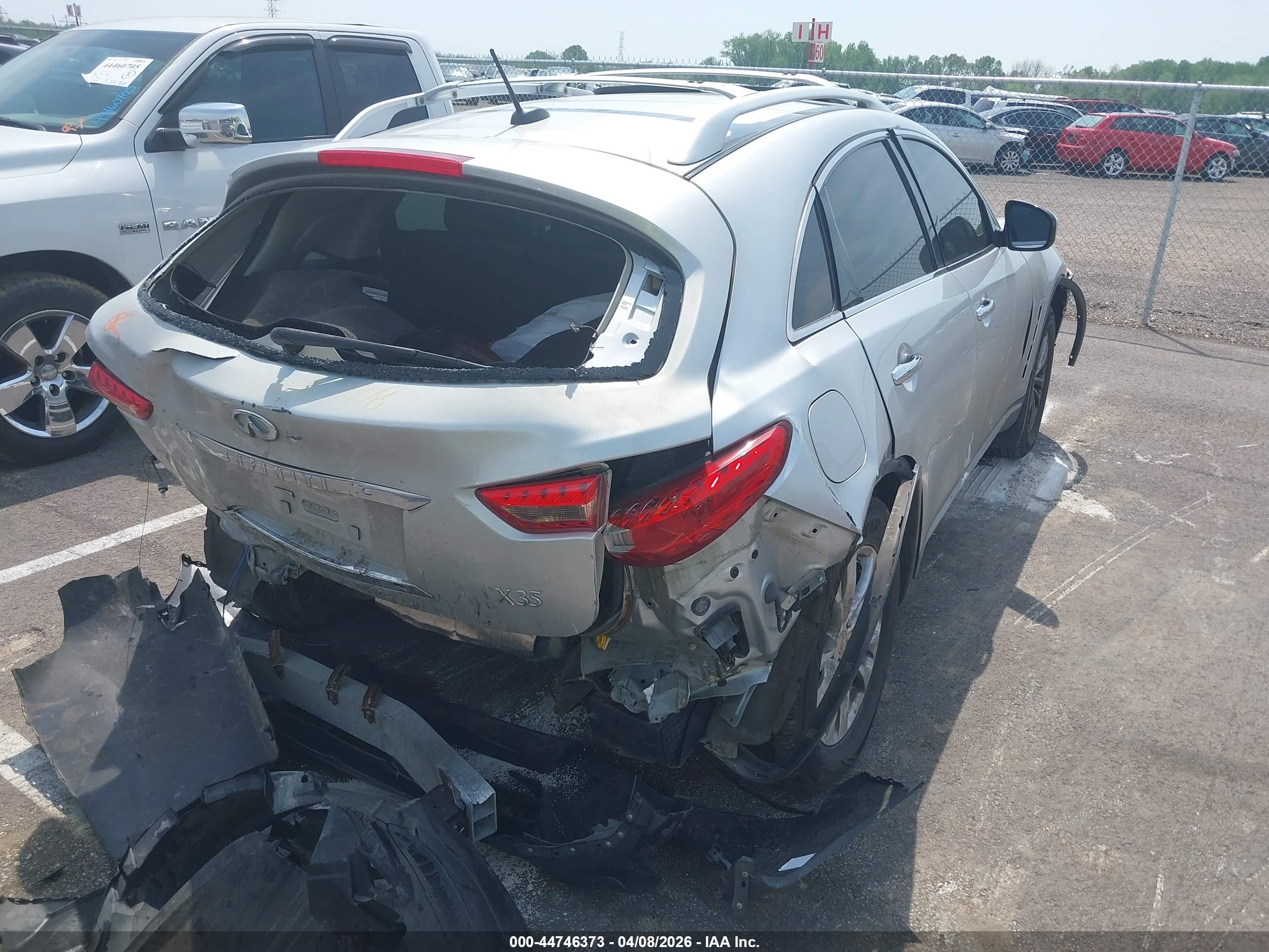 INFINITI FX35 image 4