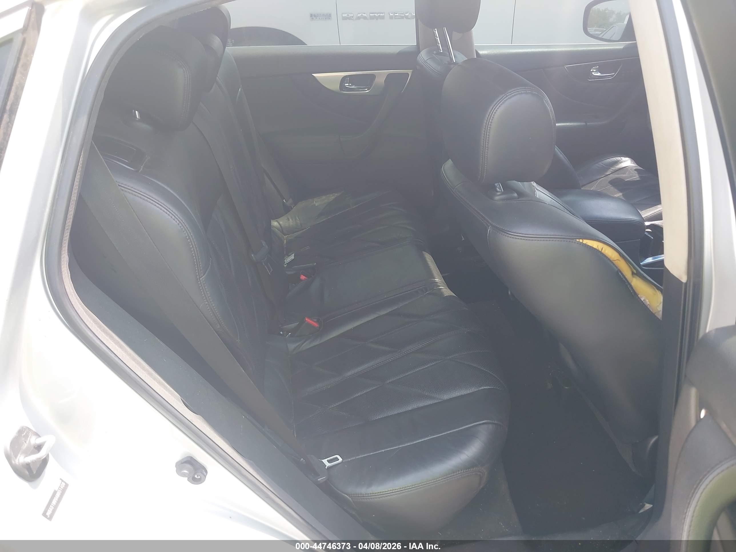 INFINITI FX35 image 8