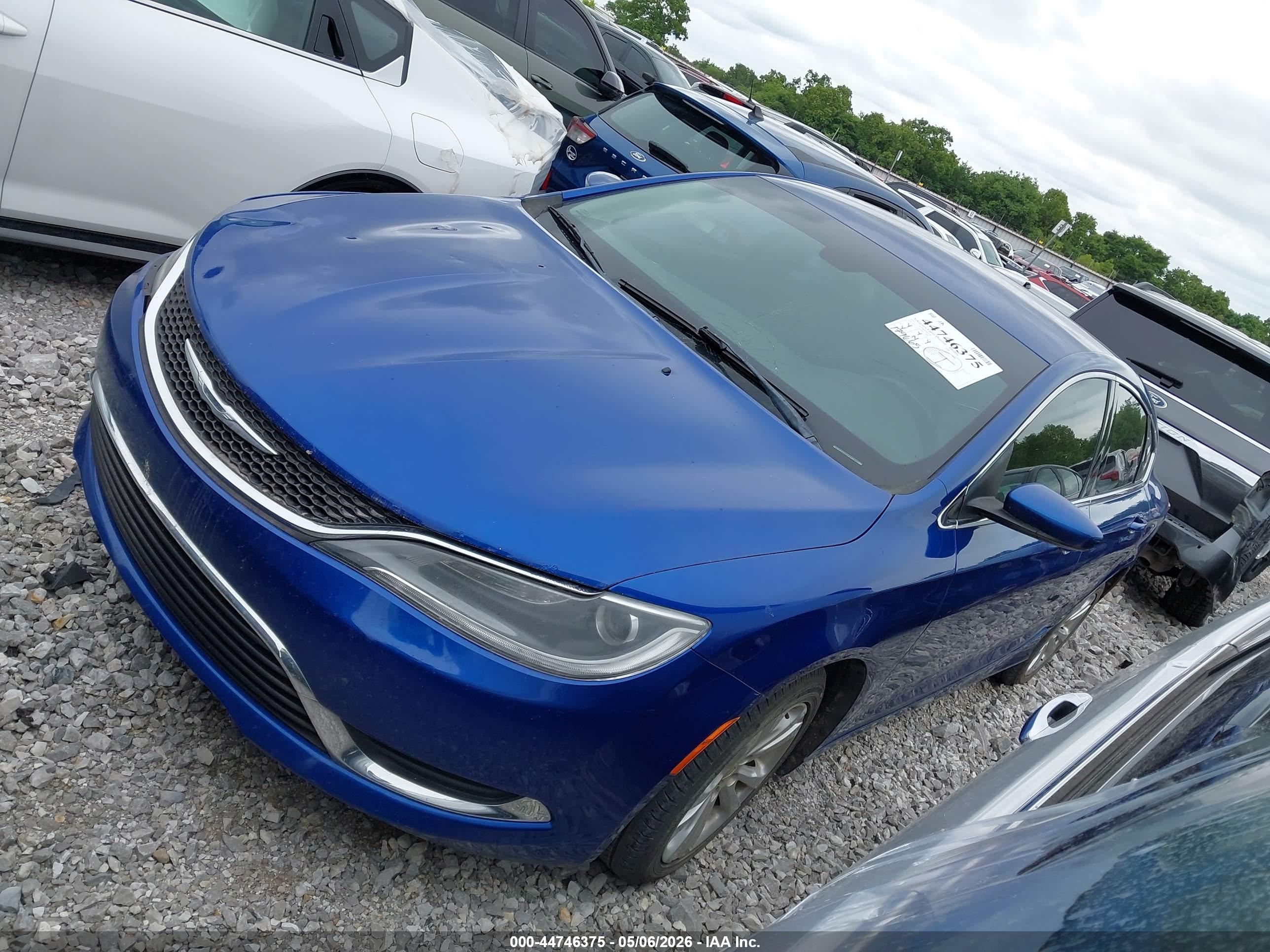 CHRYSLER 200 image 2