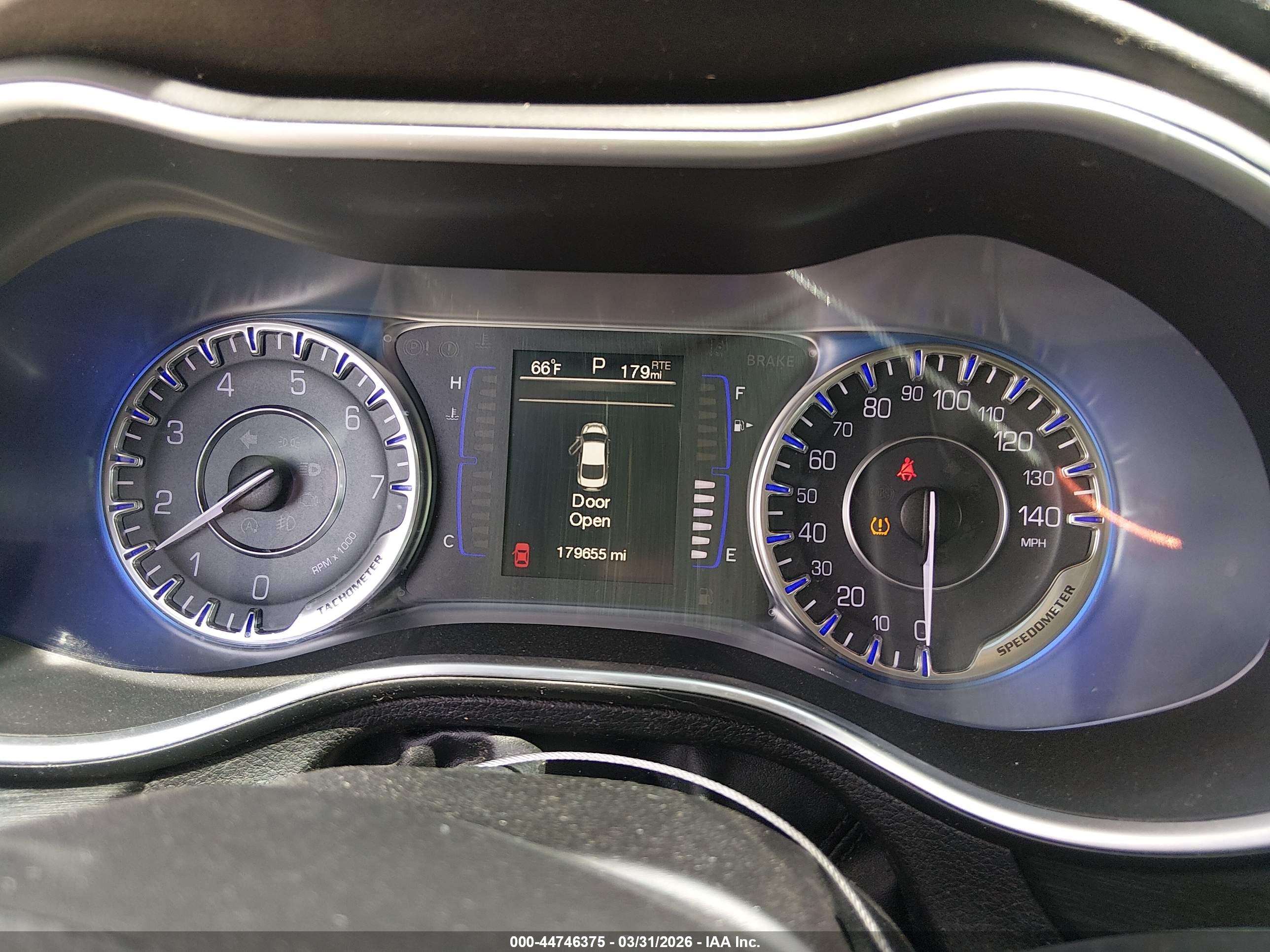 CHRYSLER 200 image 7