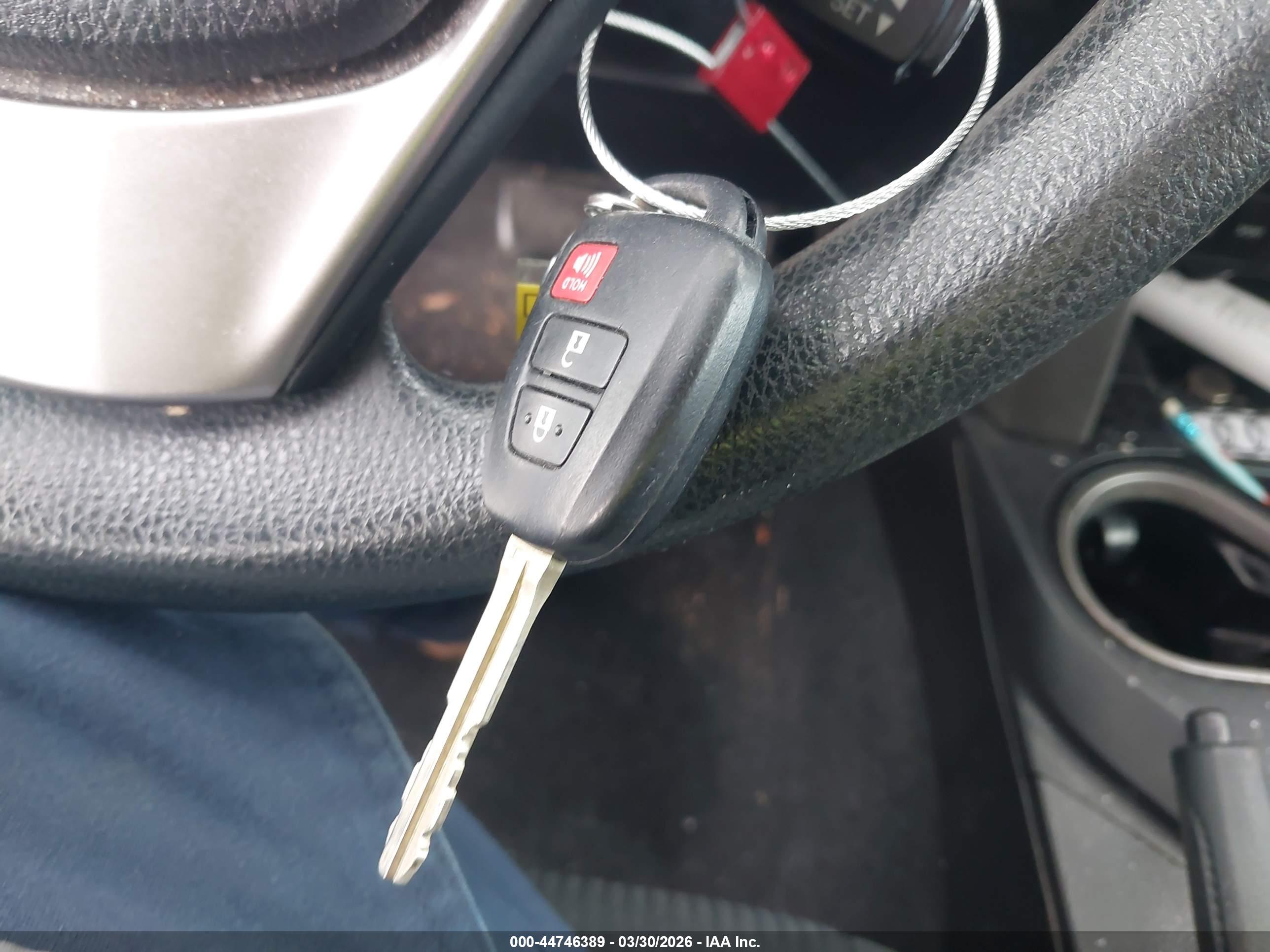 TOYOTA RAV4 image 11