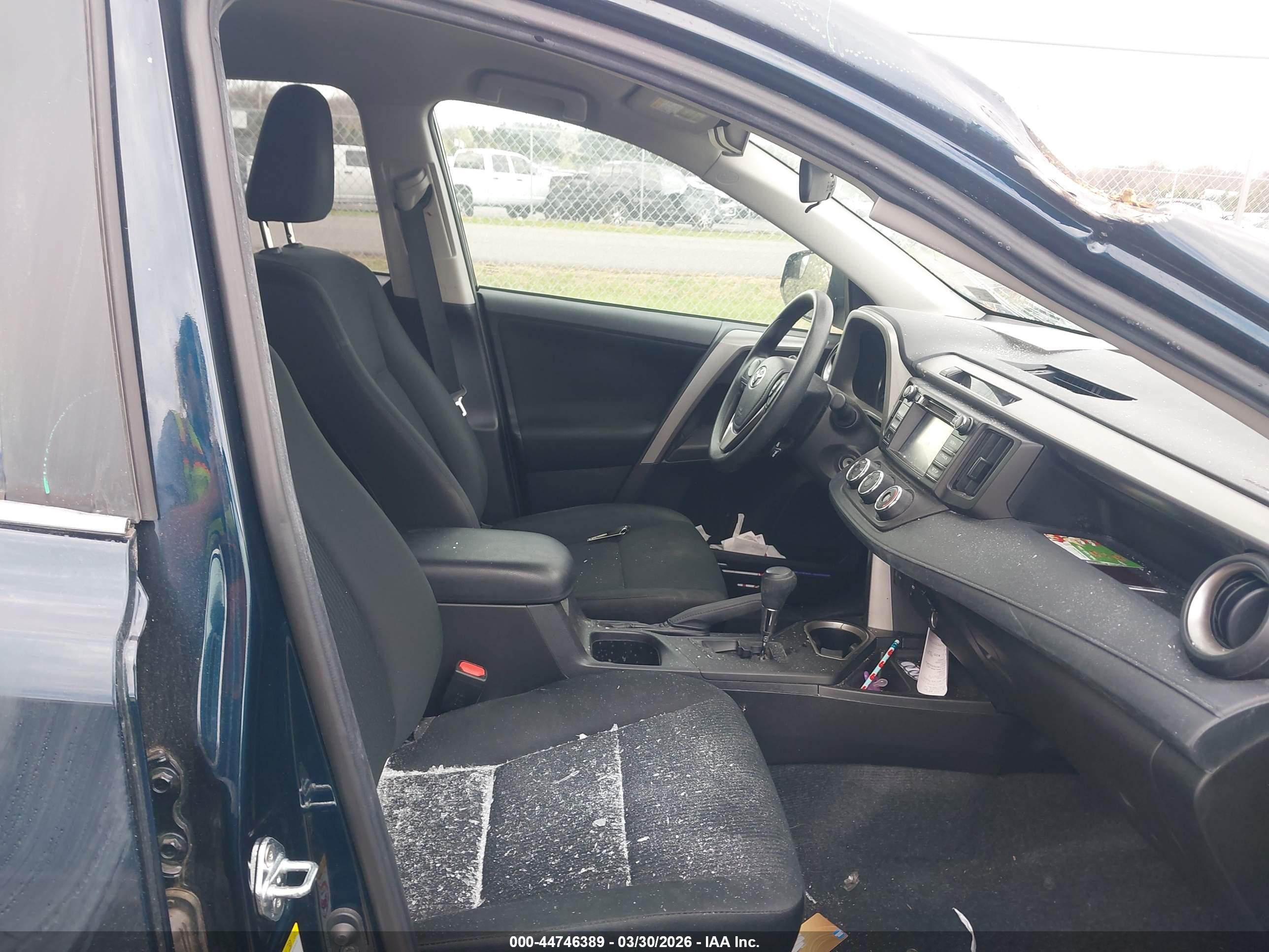TOYOTA RAV4 image 5