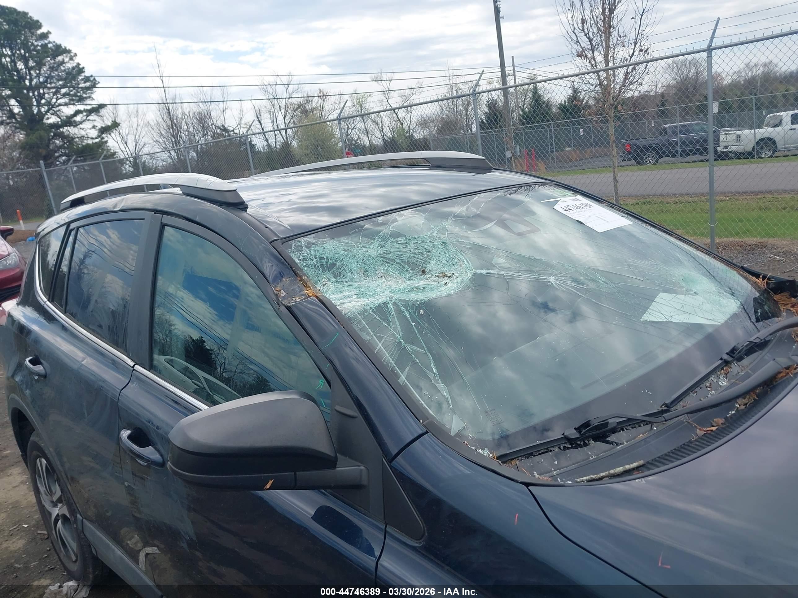 TOYOTA RAV4 image 6