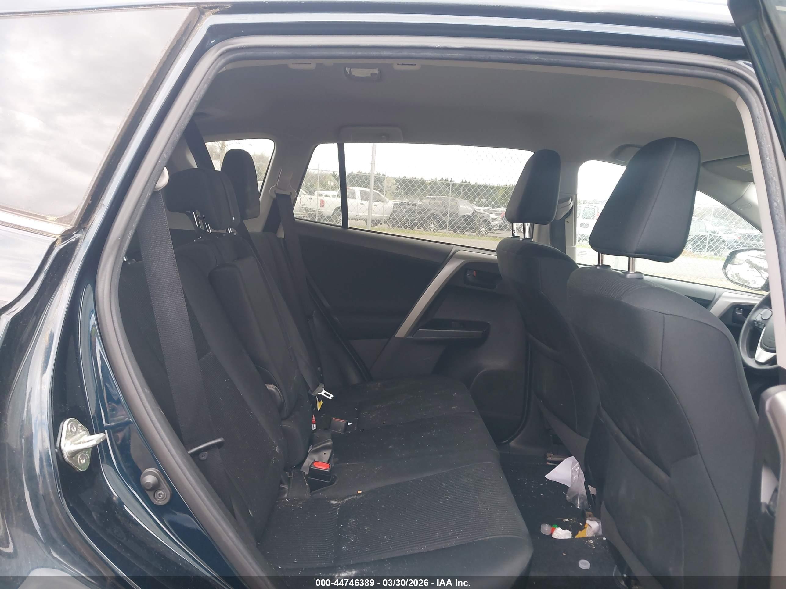 TOYOTA RAV4 image 8