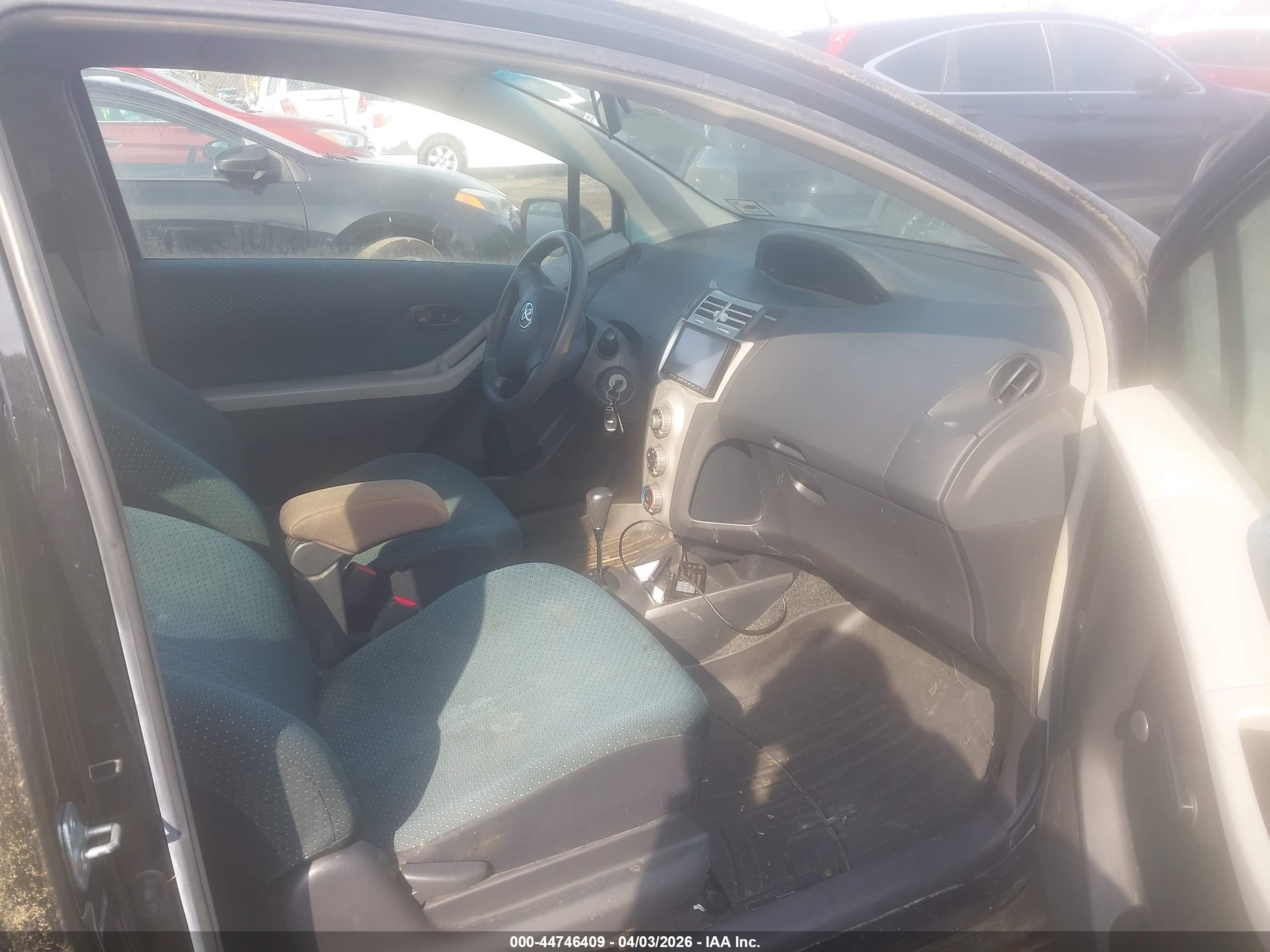 TOYOTA YARIS image 5