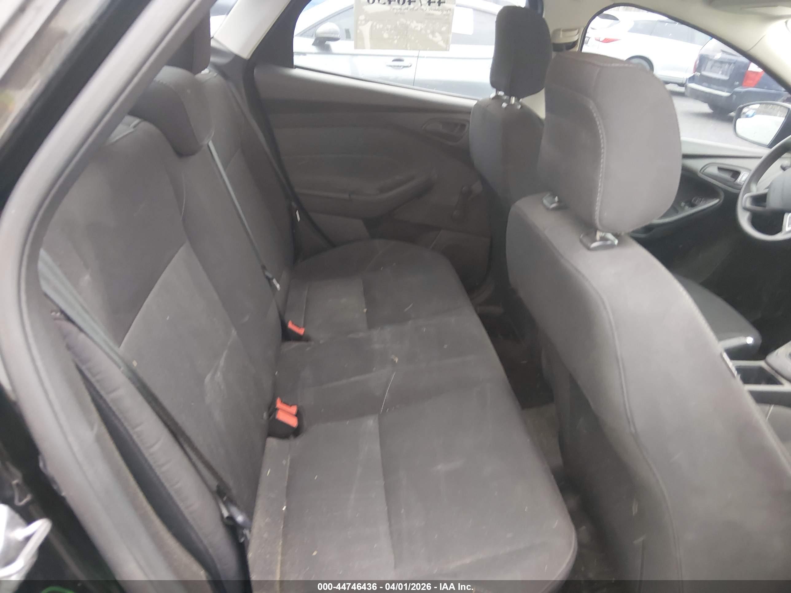 FORD FOCUS image 8