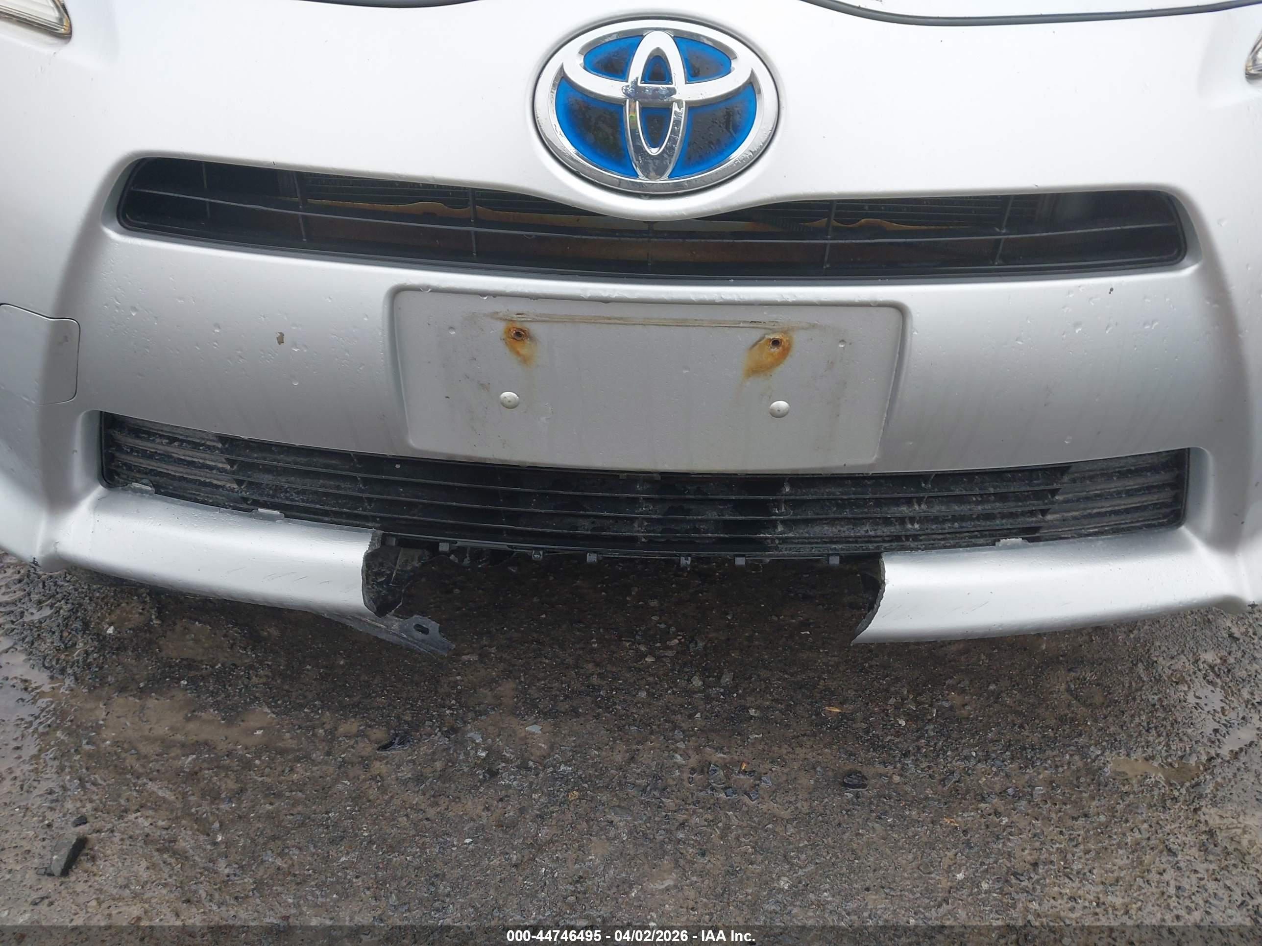 TOYOTA PRIUS image 6