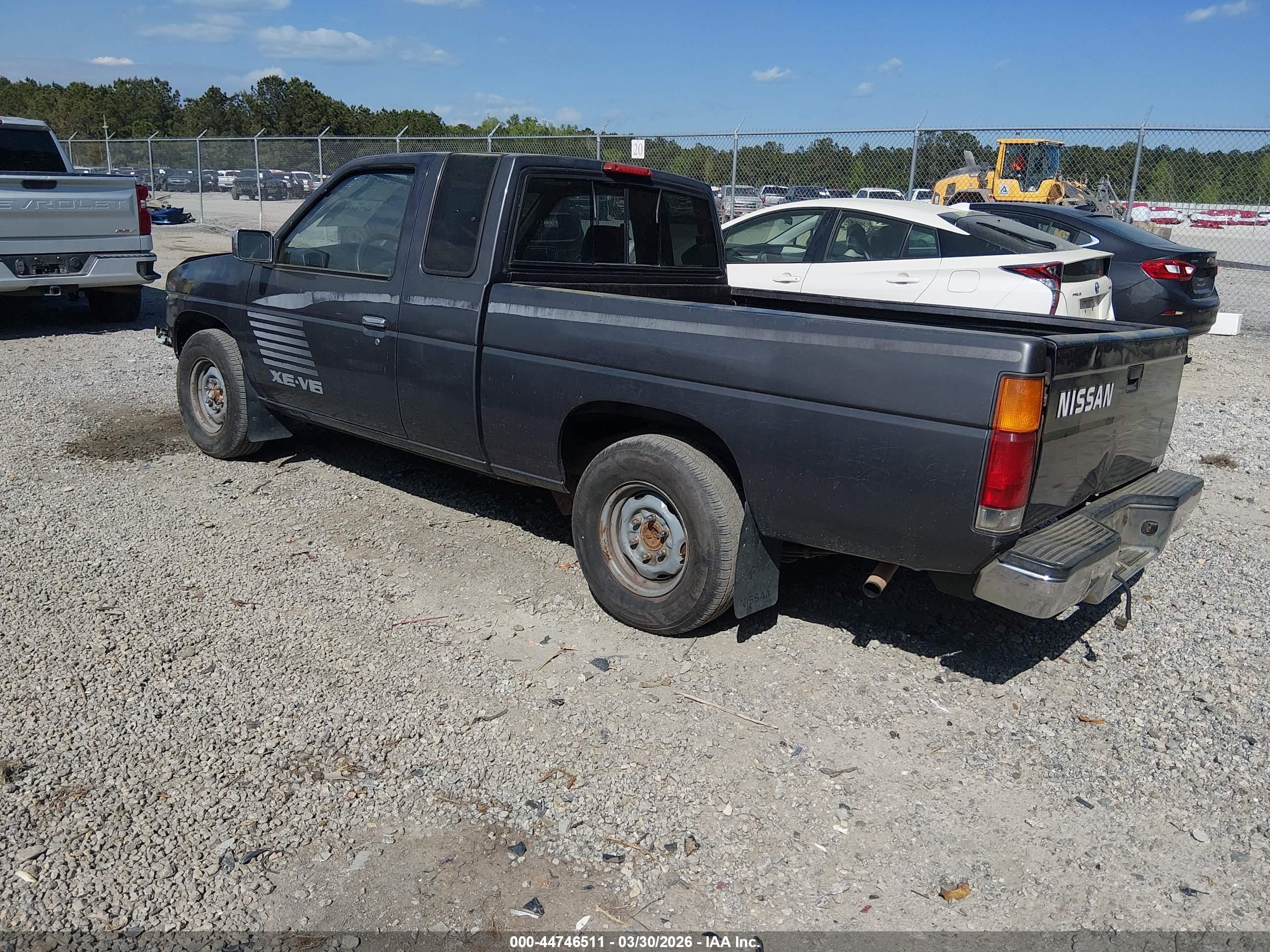 NISSAN TRUCK image 3