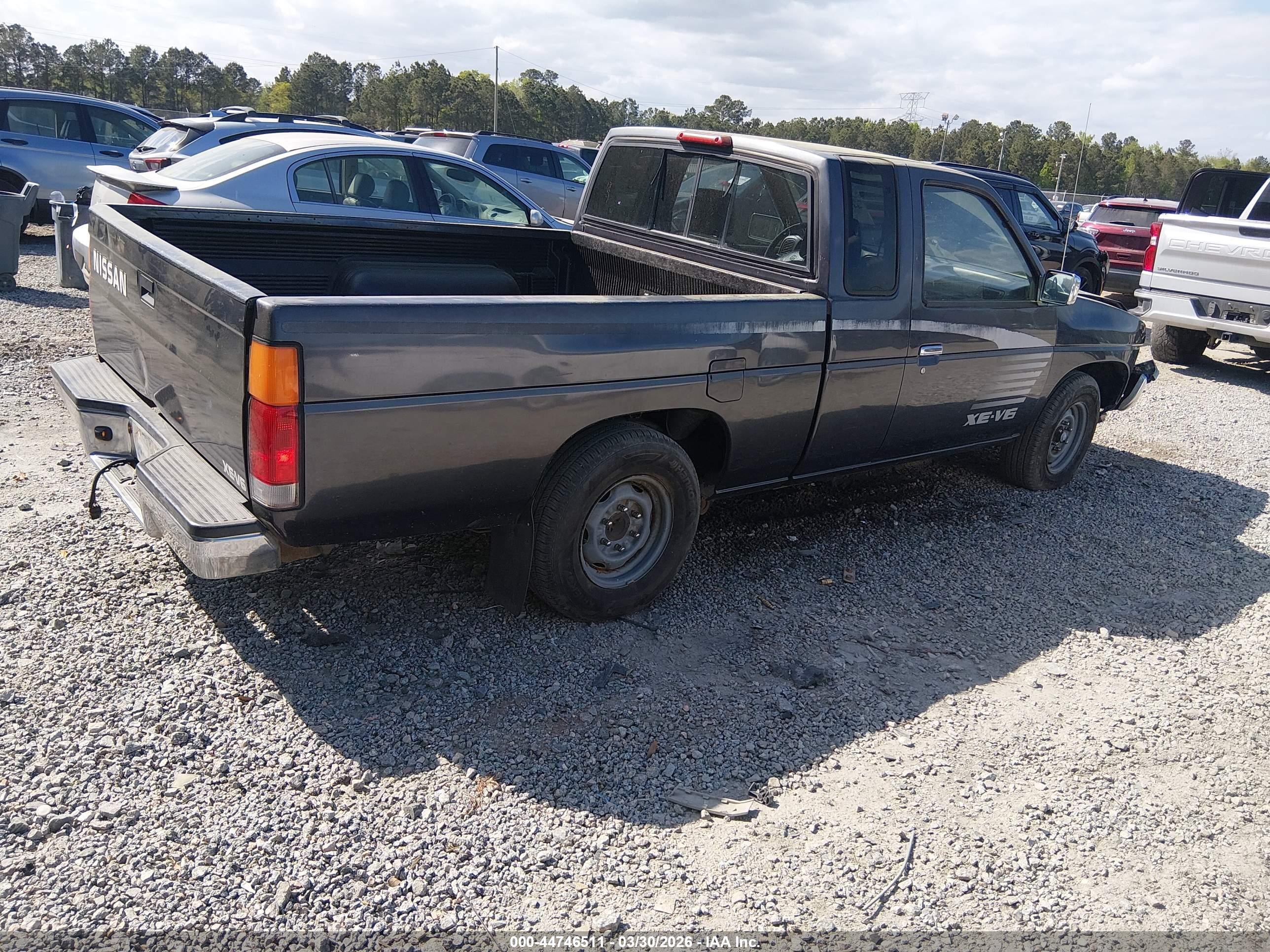 NISSAN TRUCK image 4