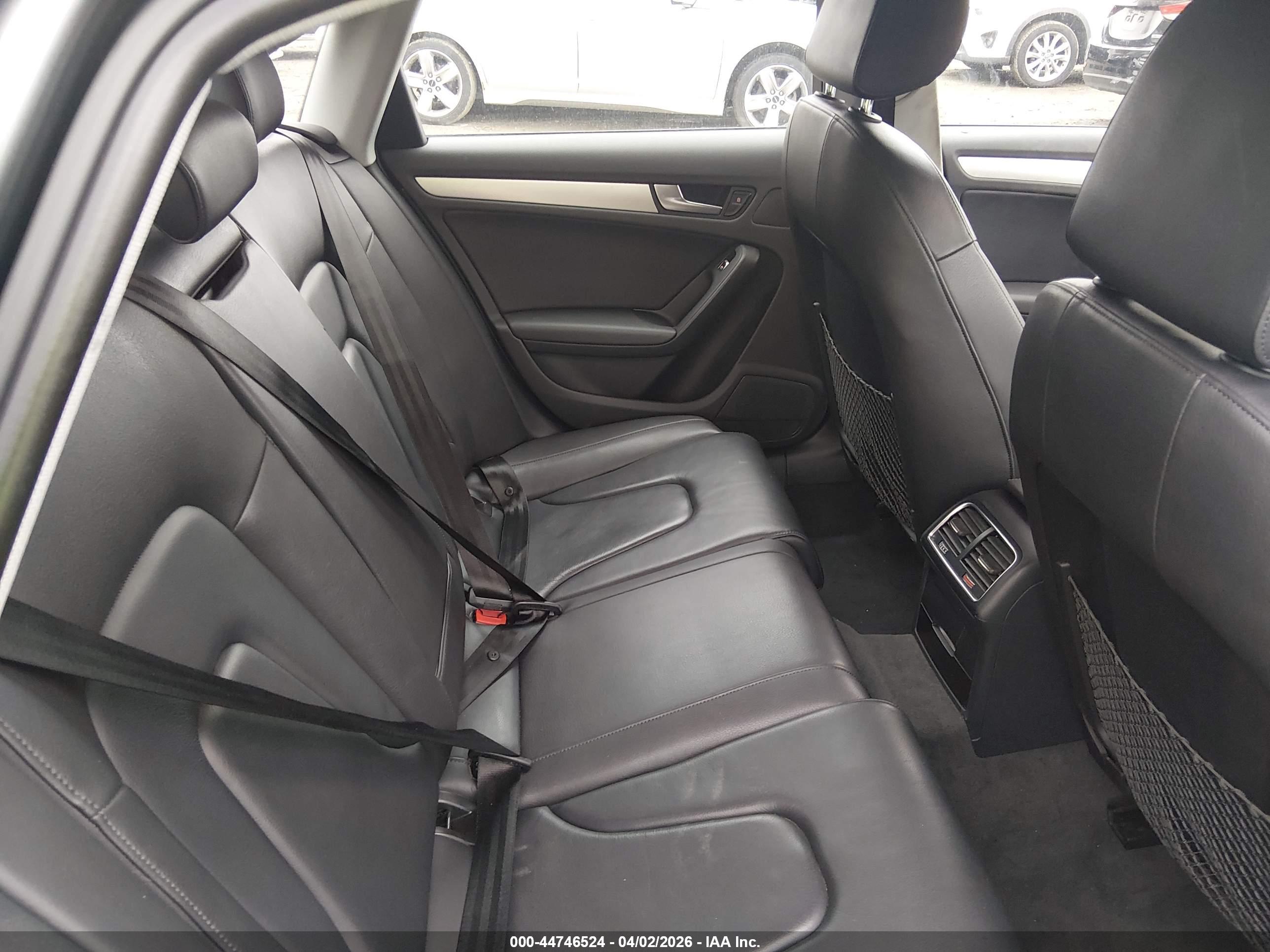 AUDI A4 image 8