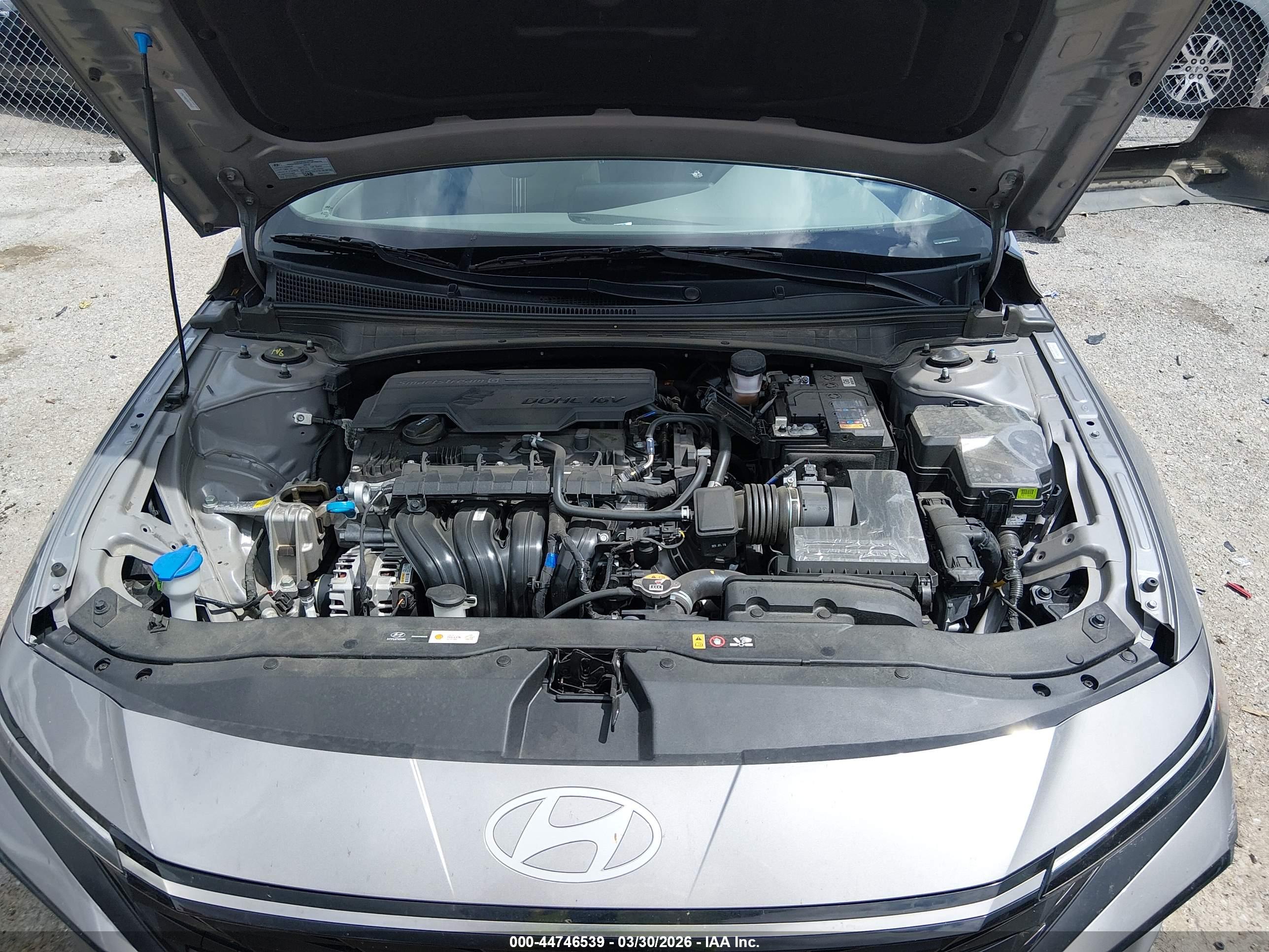 HYUNDAI ELANTRA image 10