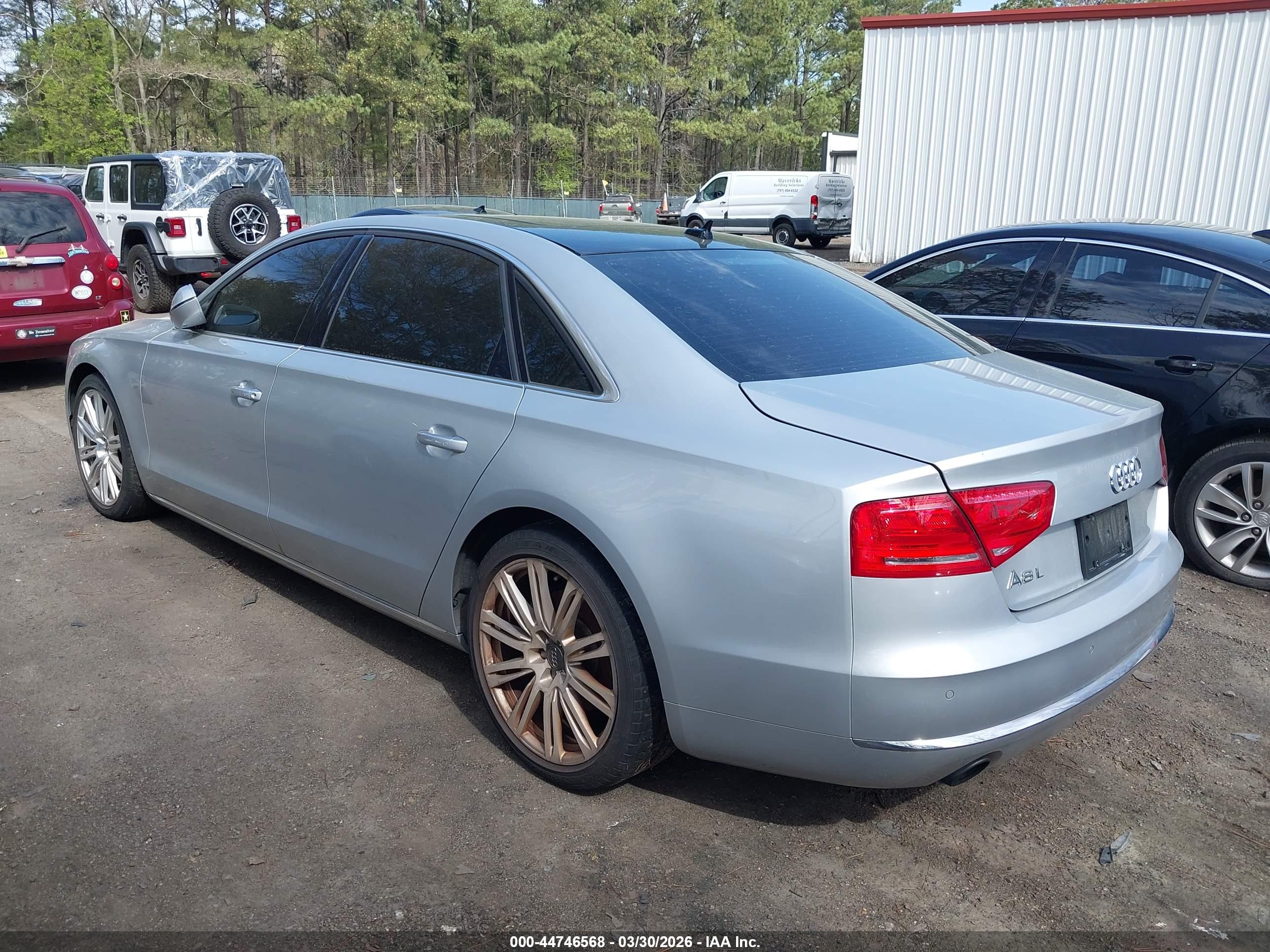 AUDI A8 image 3