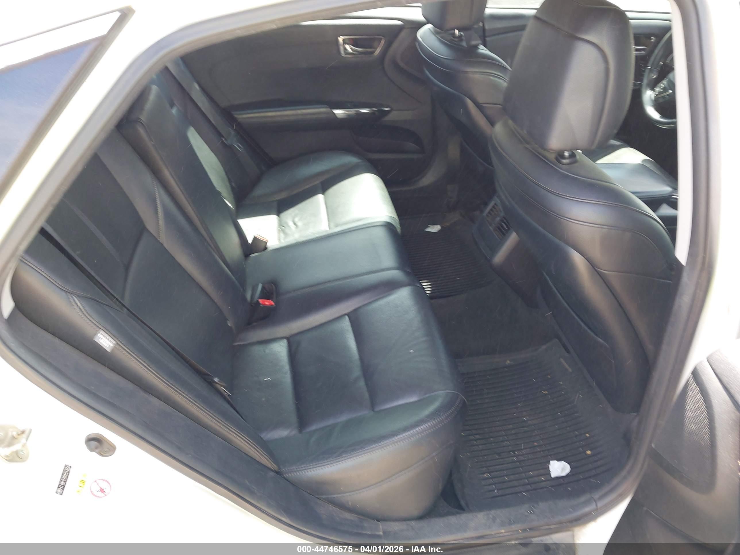 TOYOTA AVALON image 8