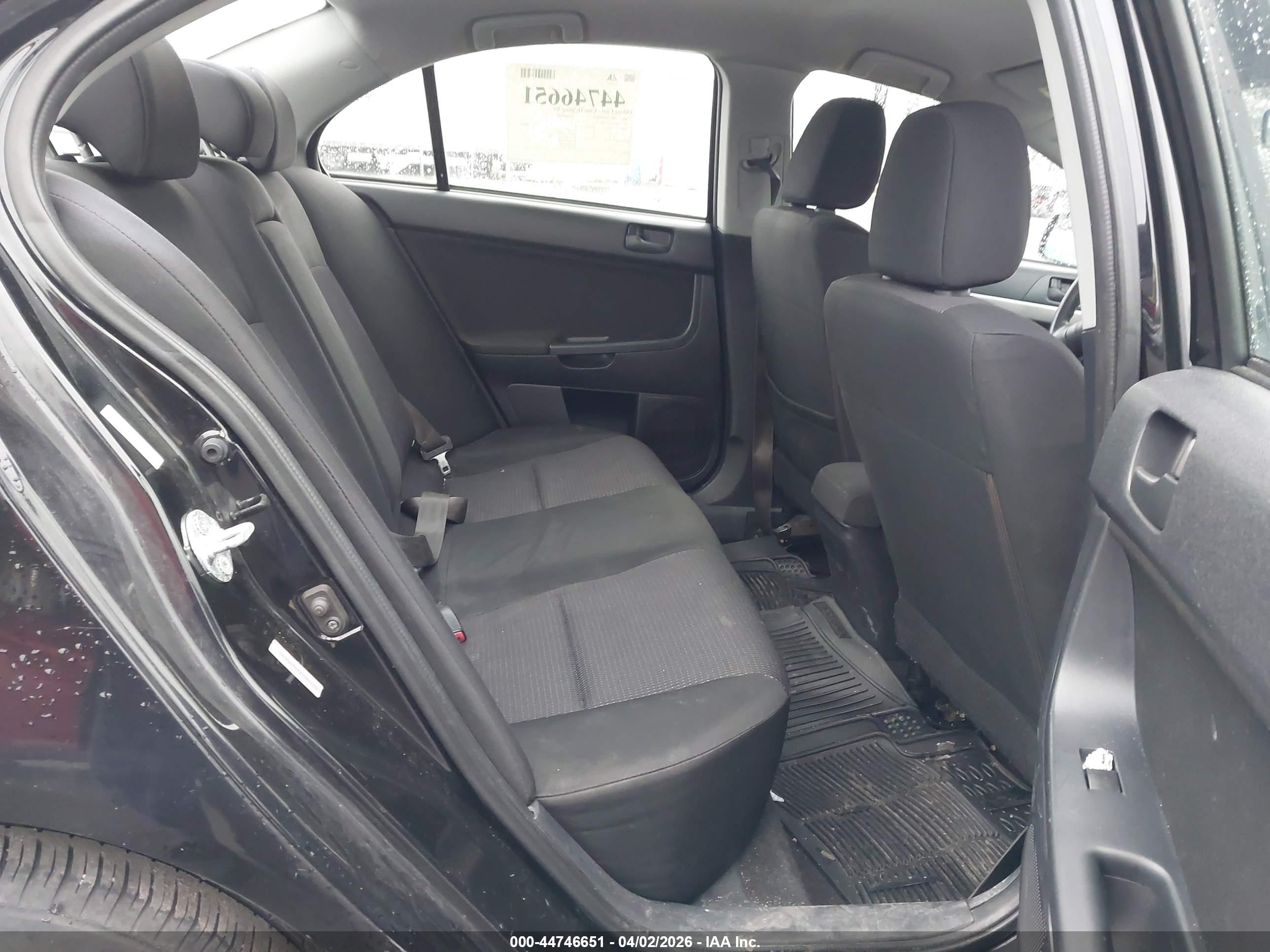 MITSUBISHI LANCER image 8