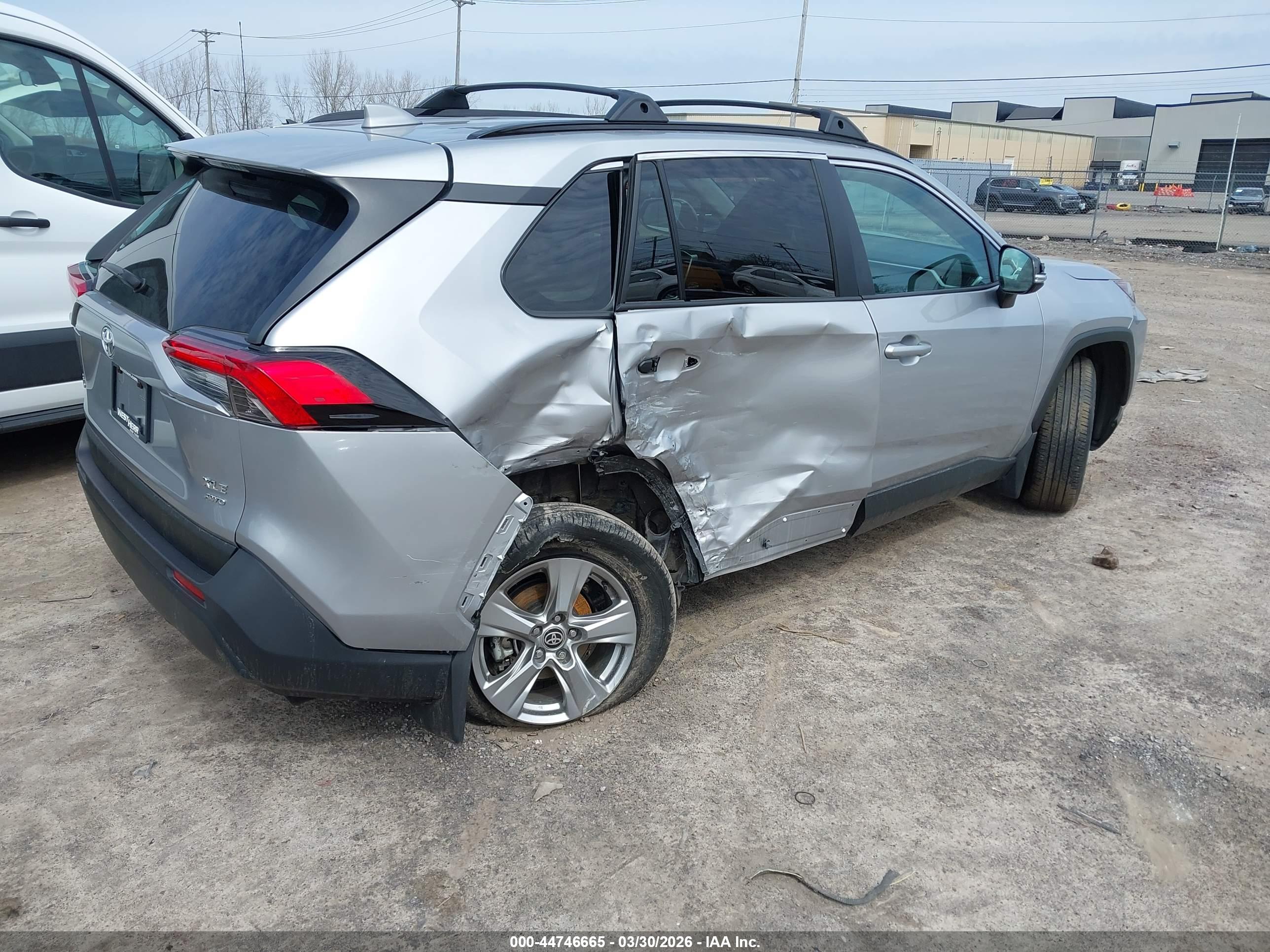 TOYOTA RAV4 image 4