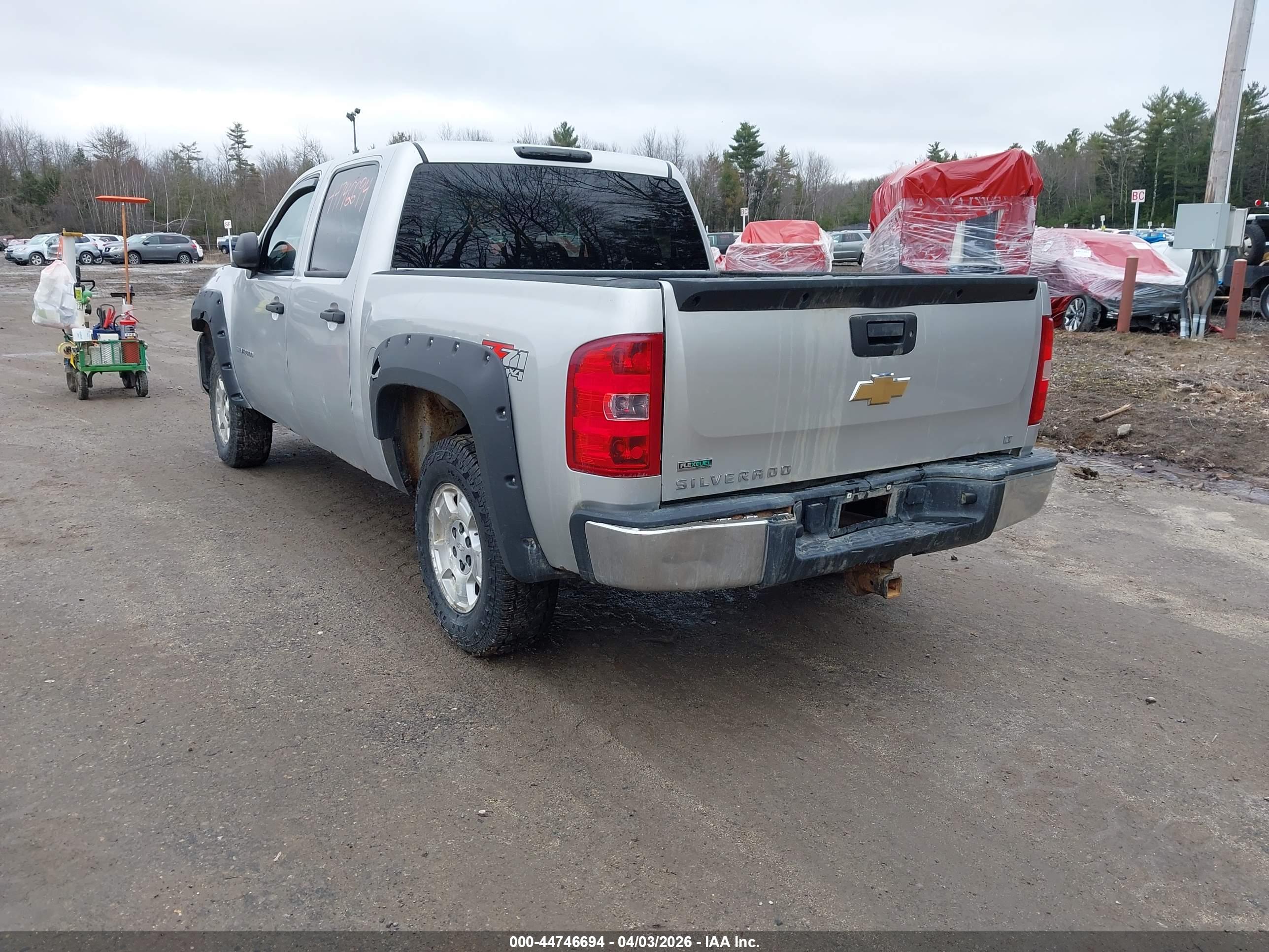 CHEVROLET SILVERADO image 3