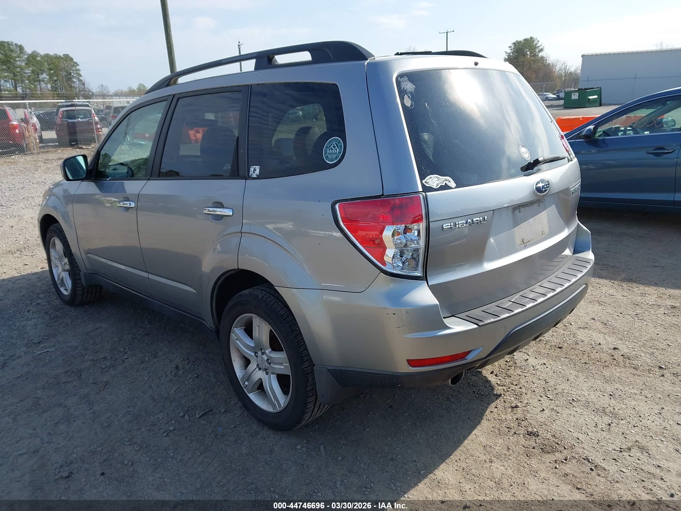 SUBARU FORESTER image 3