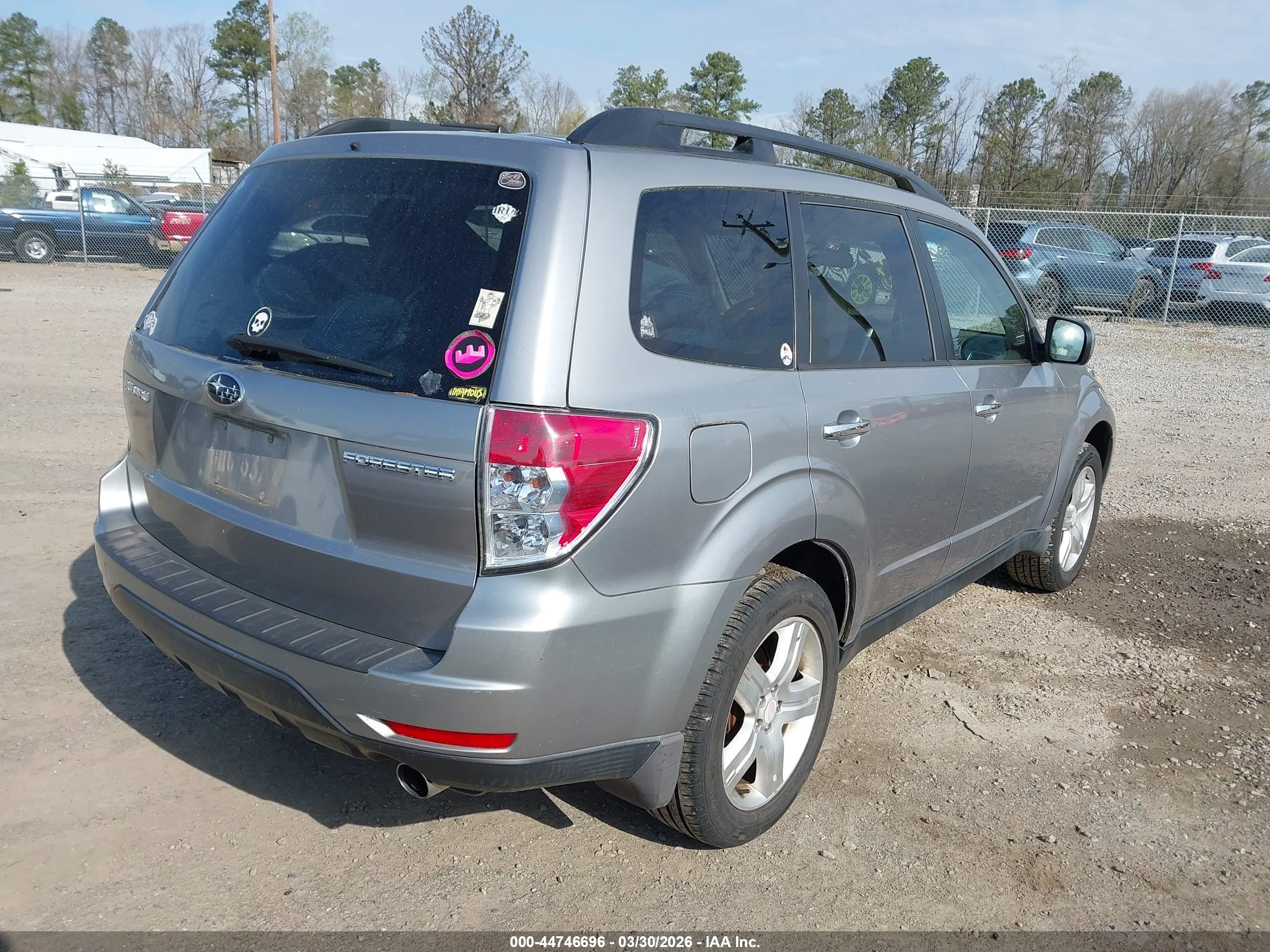 SUBARU FORESTER image 4