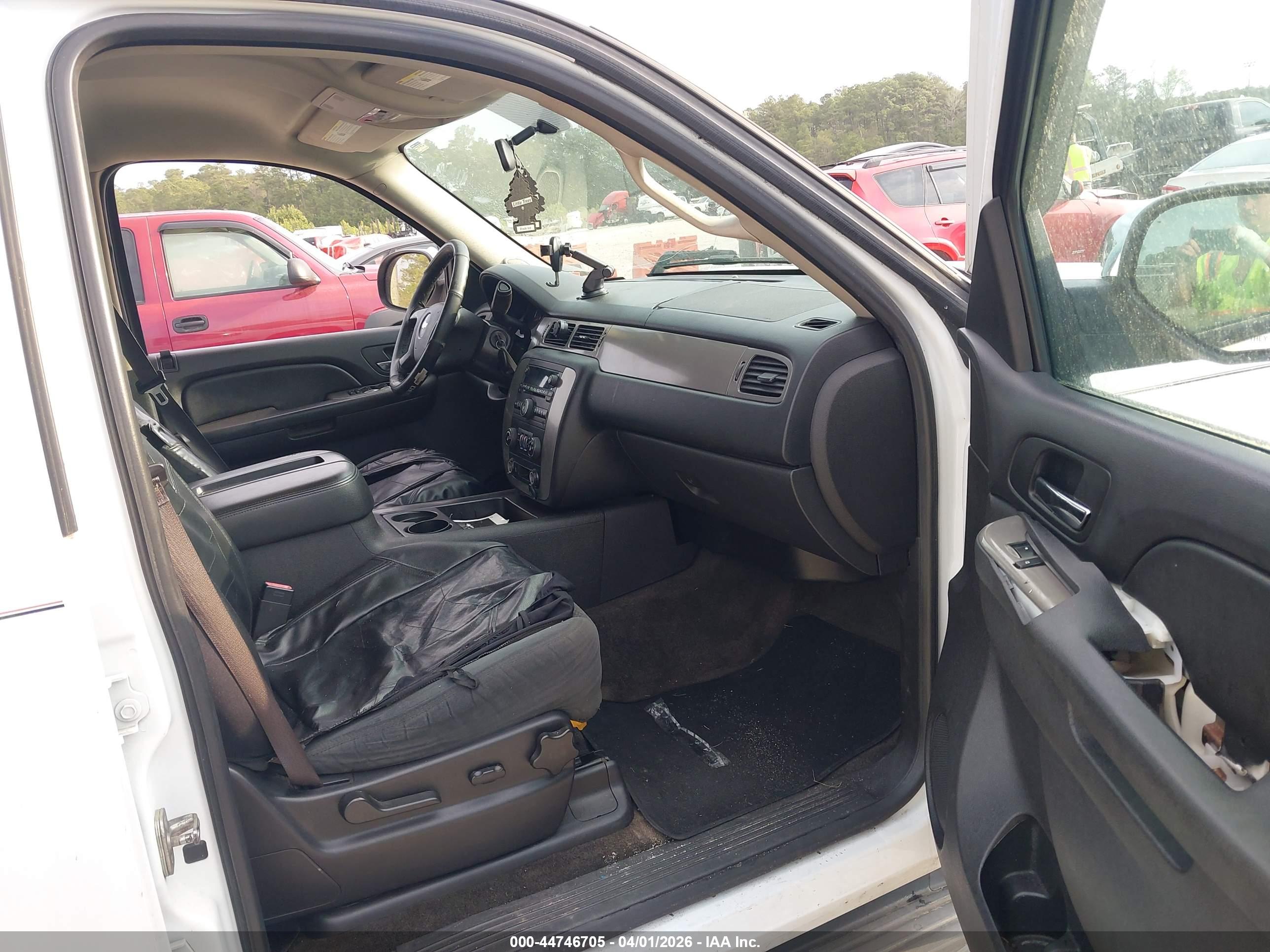 CHEVROLET TAHOE image 5