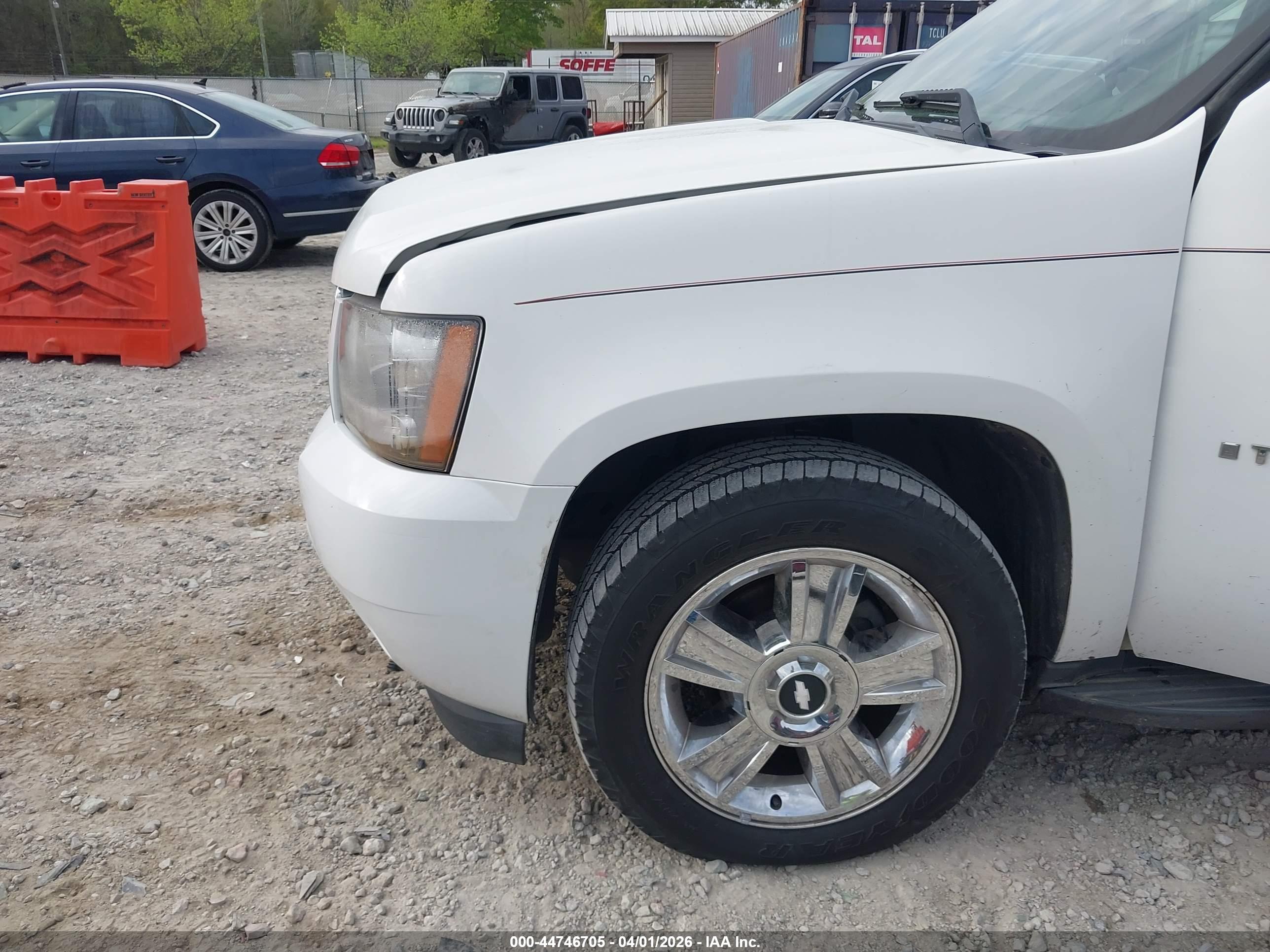 CHEVROLET TAHOE image 6