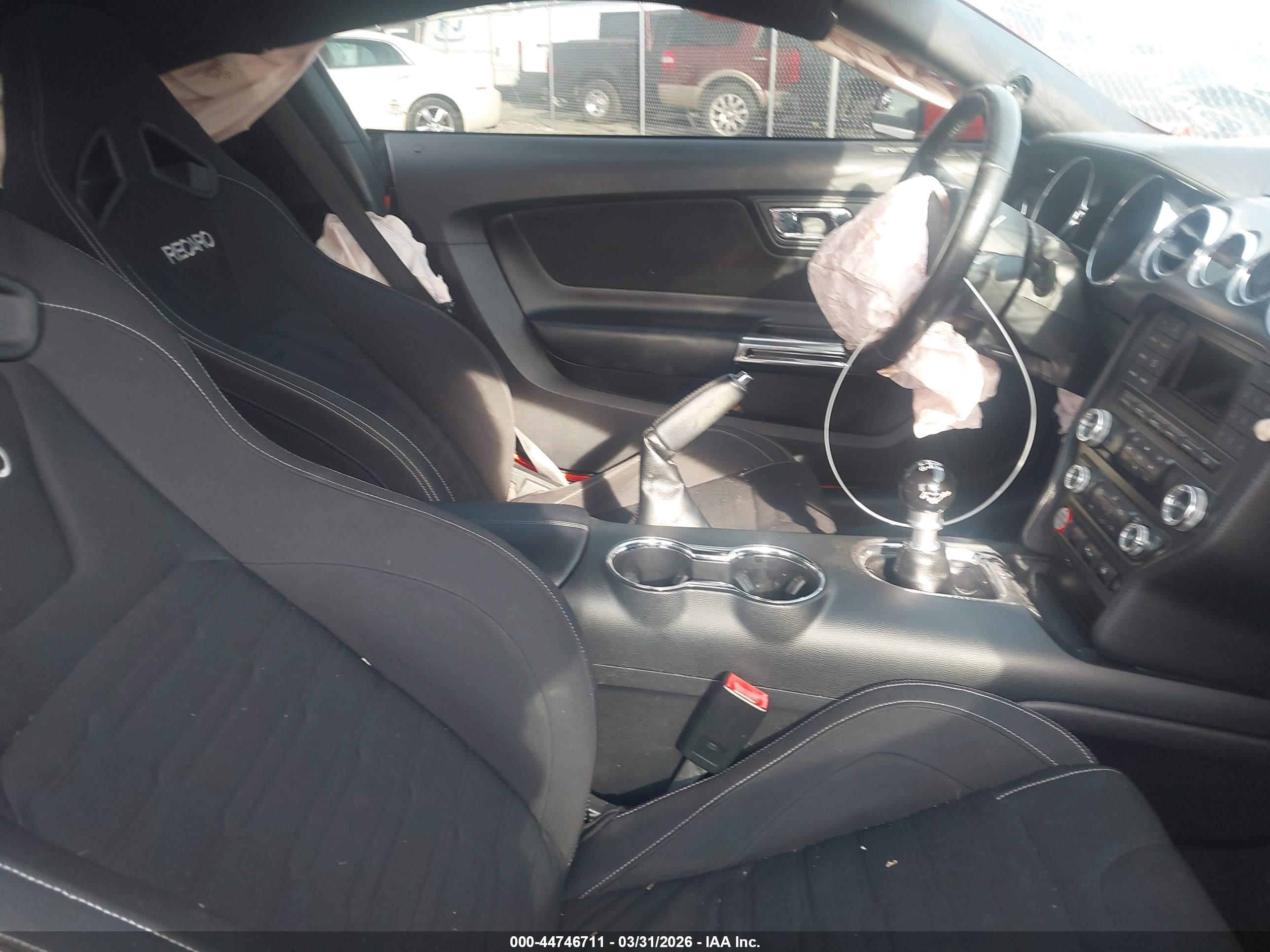 FORD MUSTANG image 5