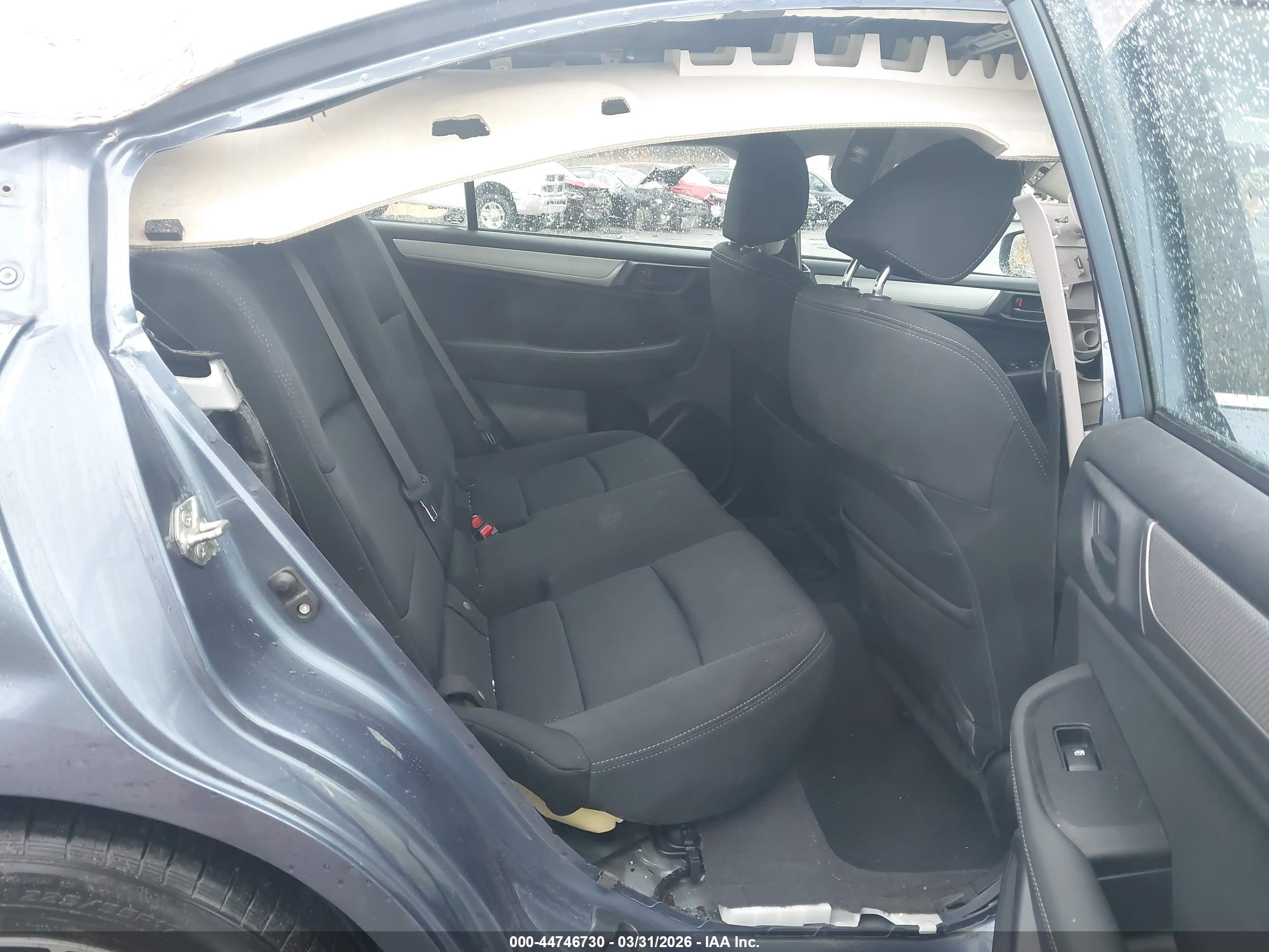 SUBARU LEGACY image 8
