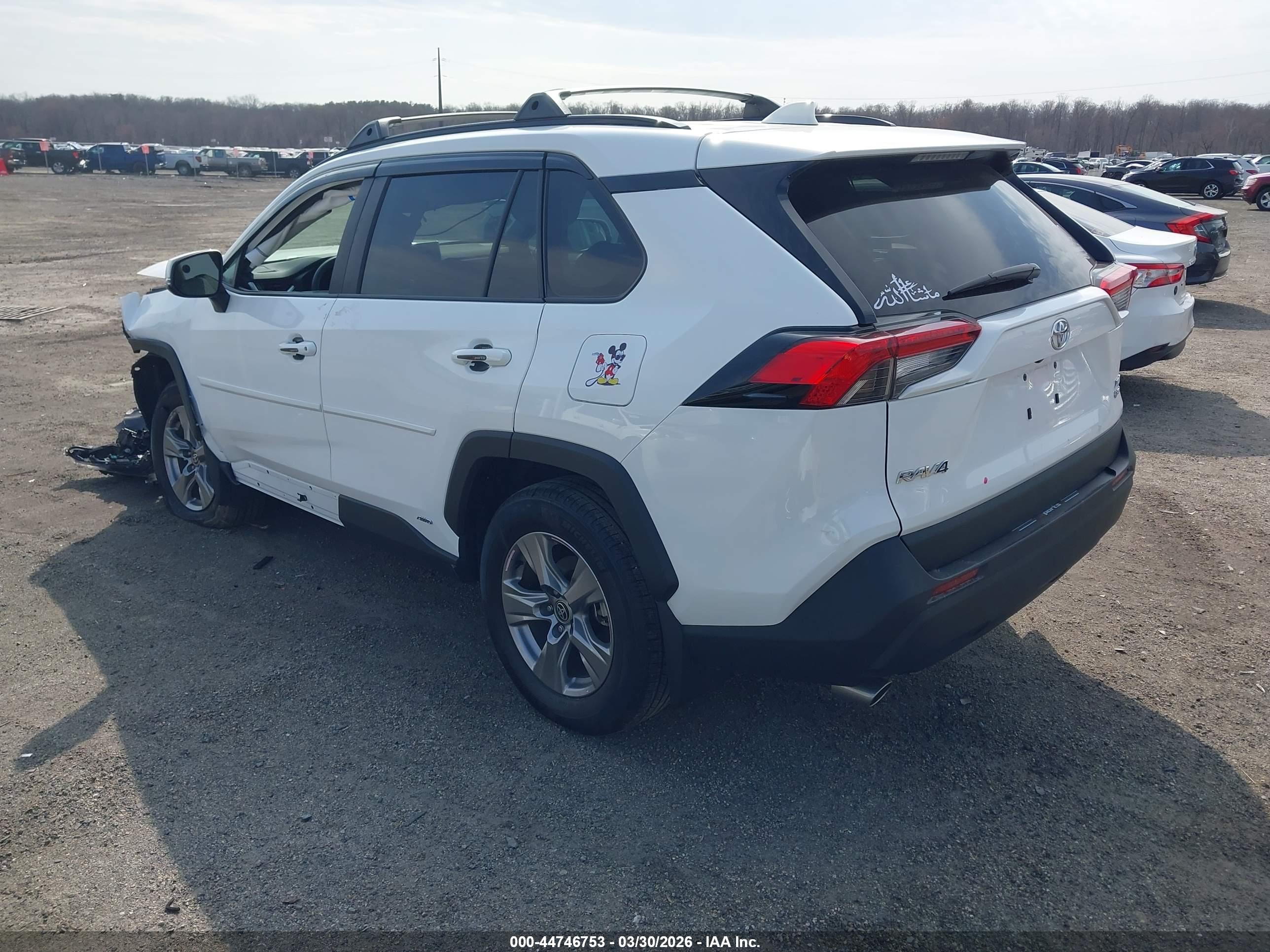 TOYOTA RAV4 image 3