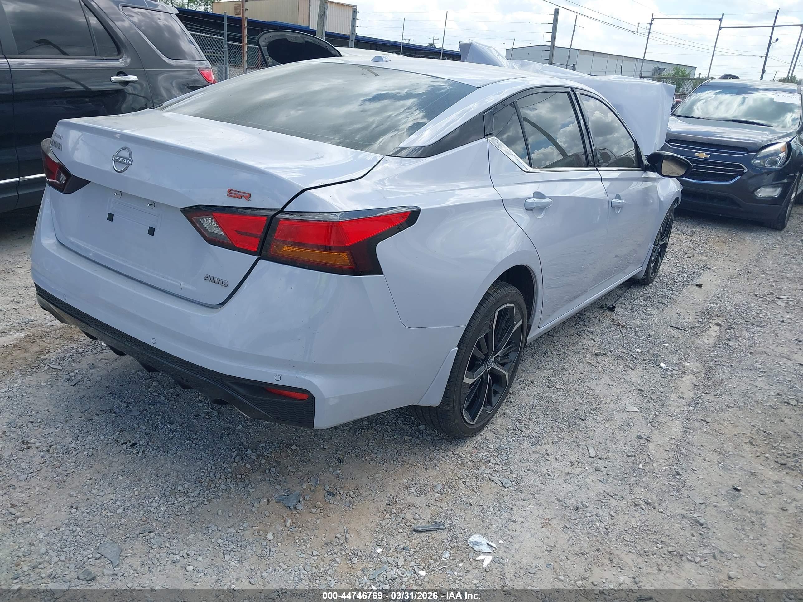 NISSAN ALTIMA image 4