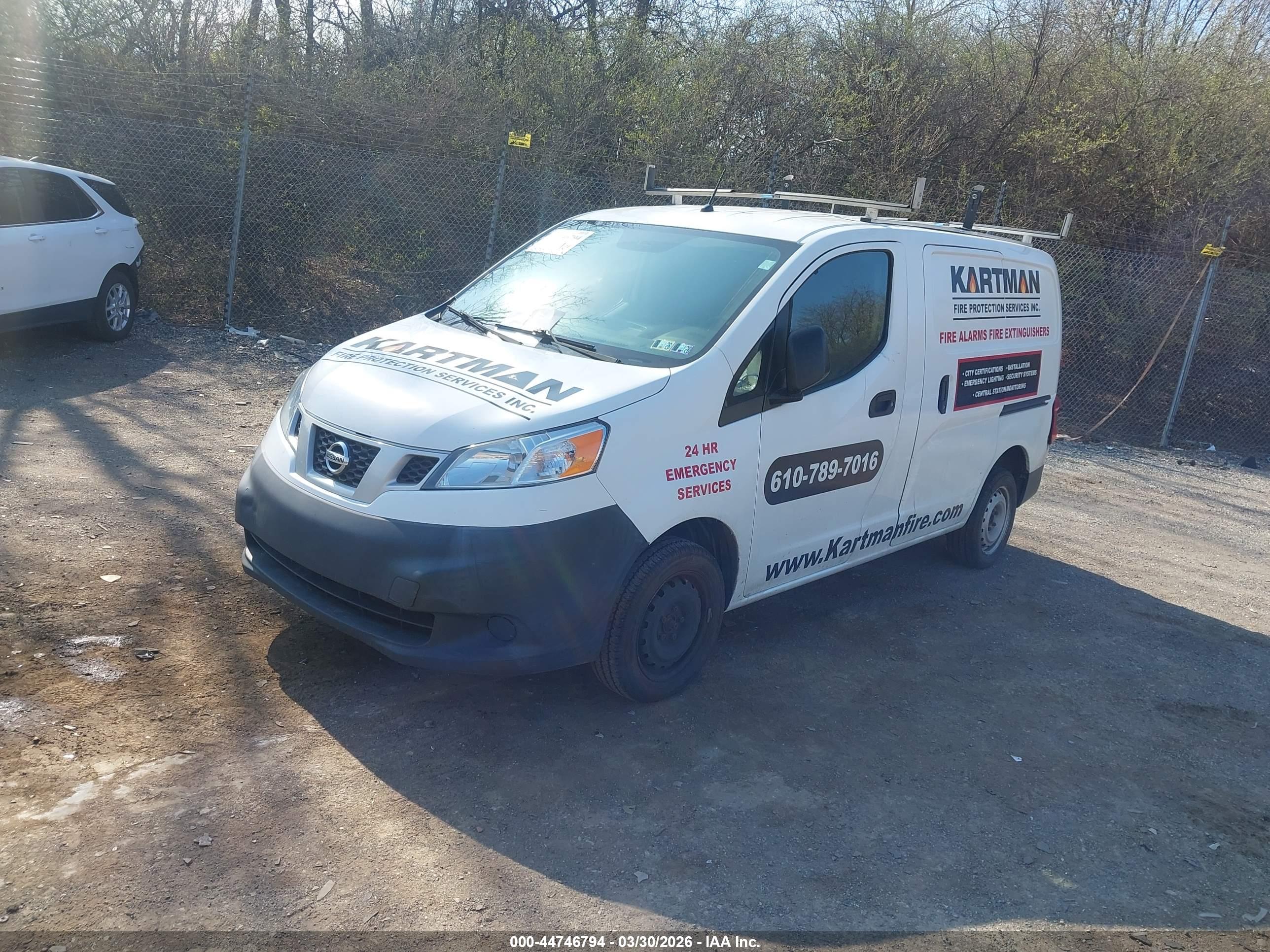 NISSAN NV200 image 2