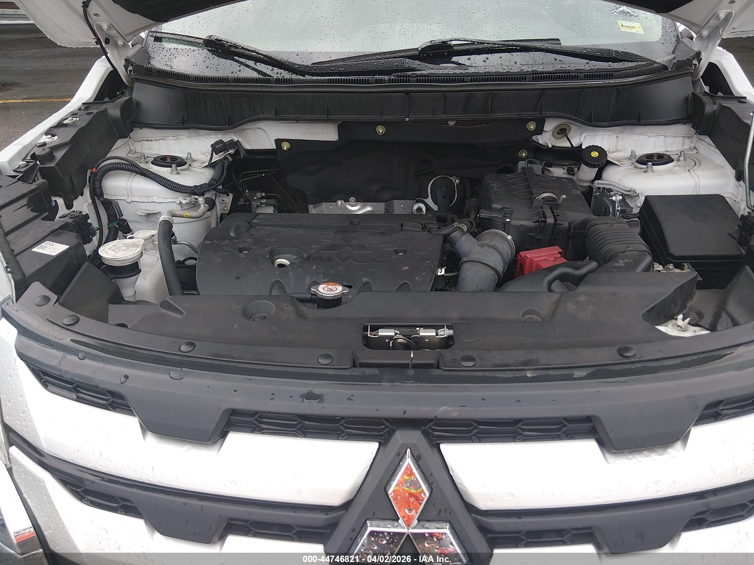 MITSUBISHI OUTLANDER image 10