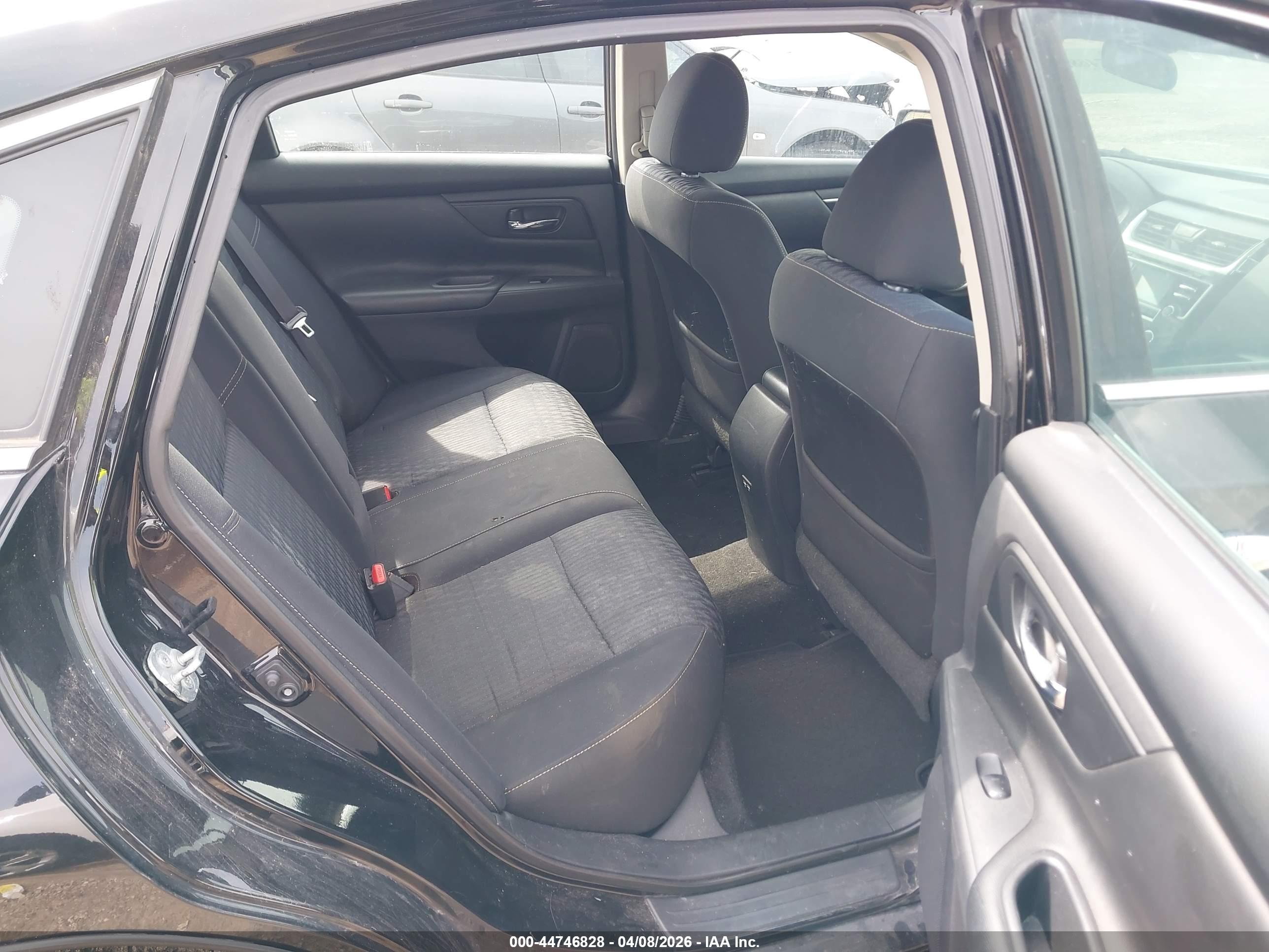 NISSAN ALTIMA image 8