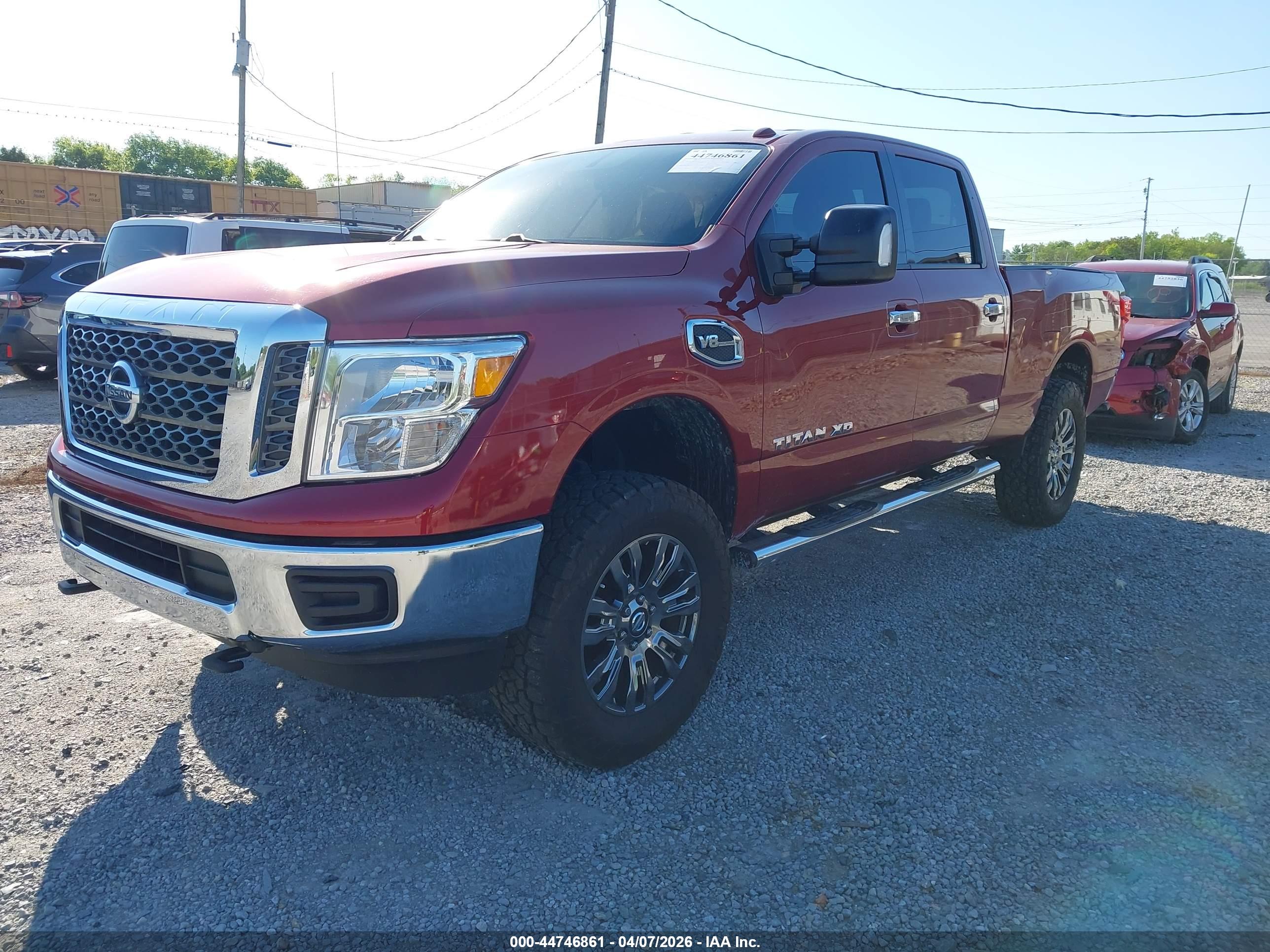 NISSAN TITAN image 2