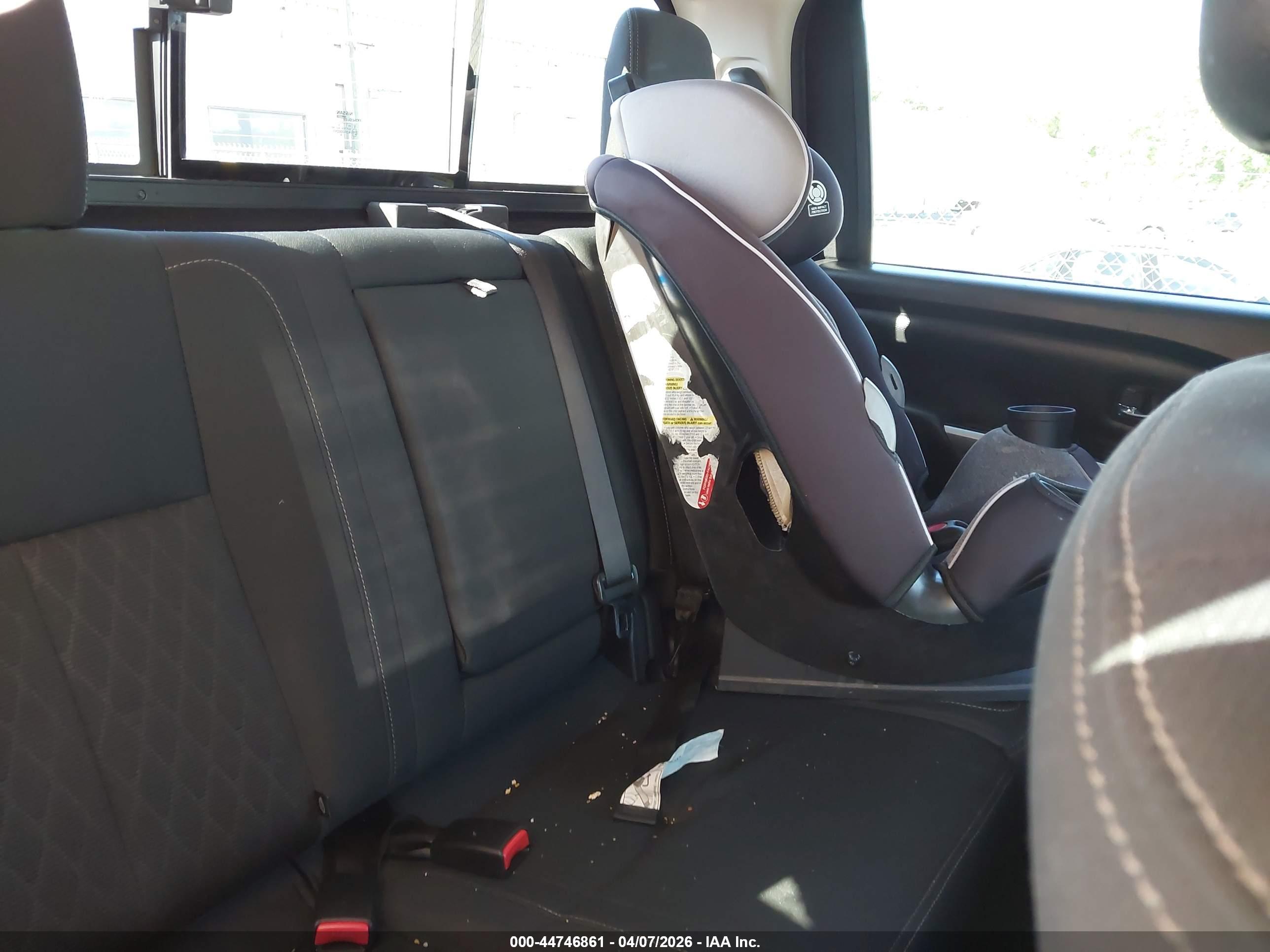 NISSAN TITAN image 8