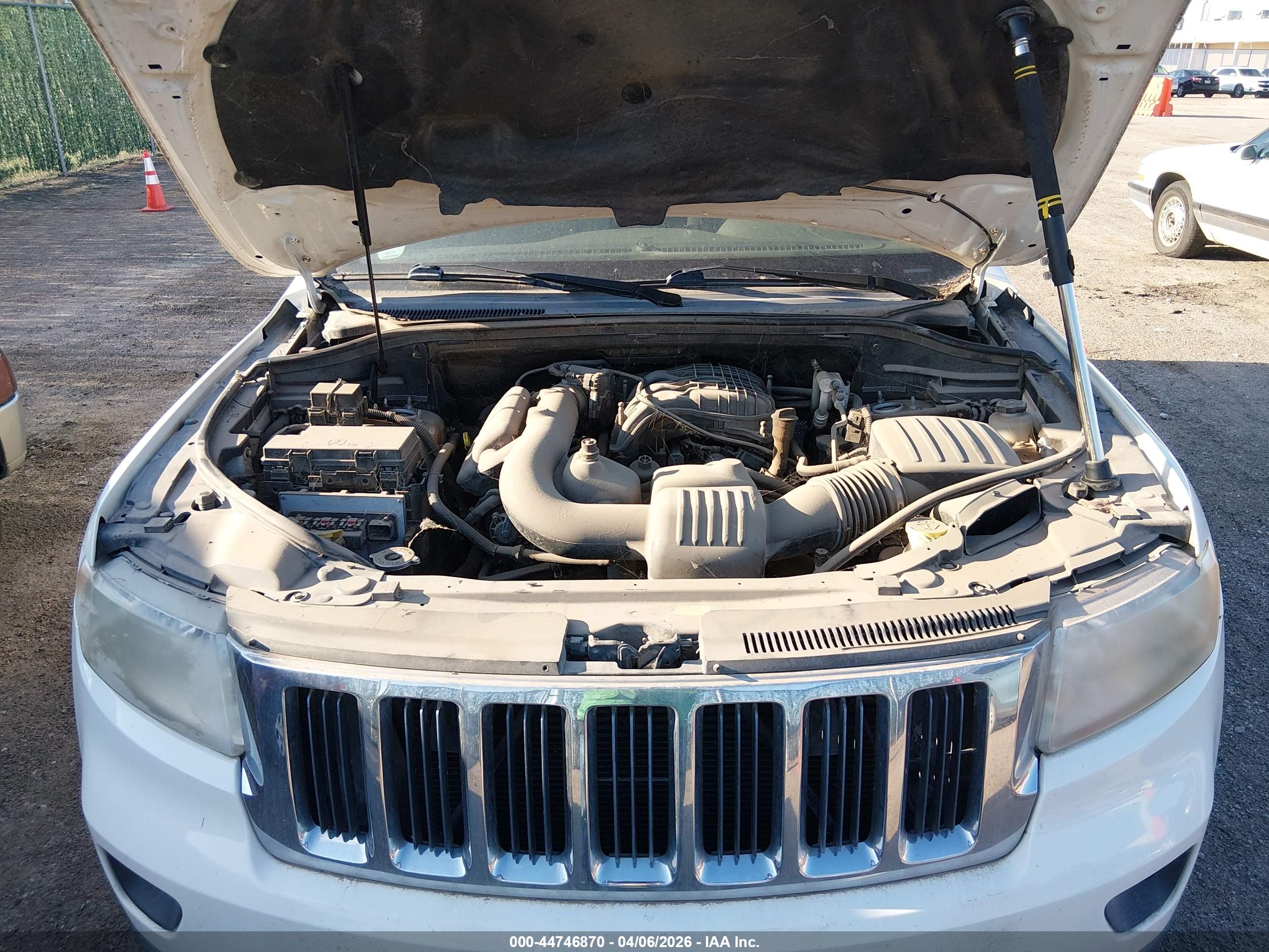 JEEP GRAND image 10