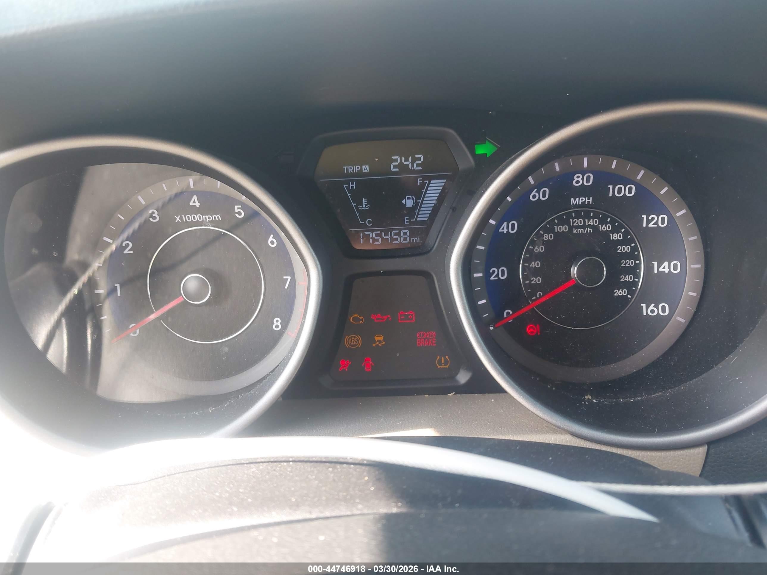 HYUNDAI ELANTRA image 7