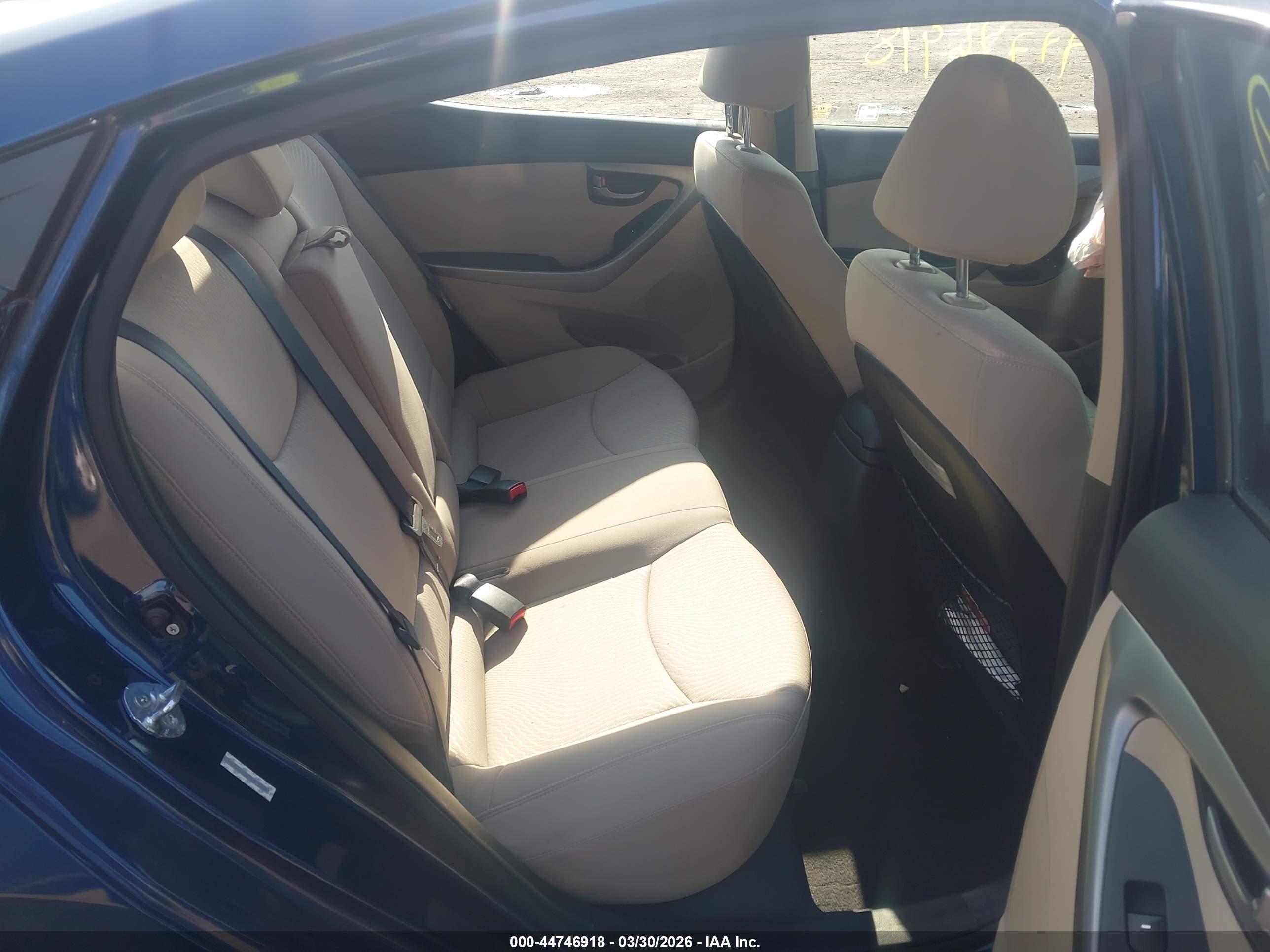HYUNDAI ELANTRA image 8