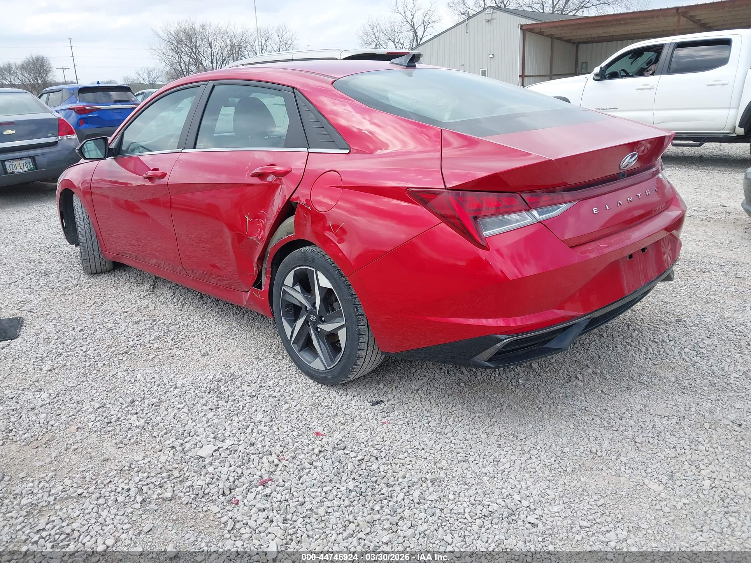 HYUNDAI ELANTRA image 3