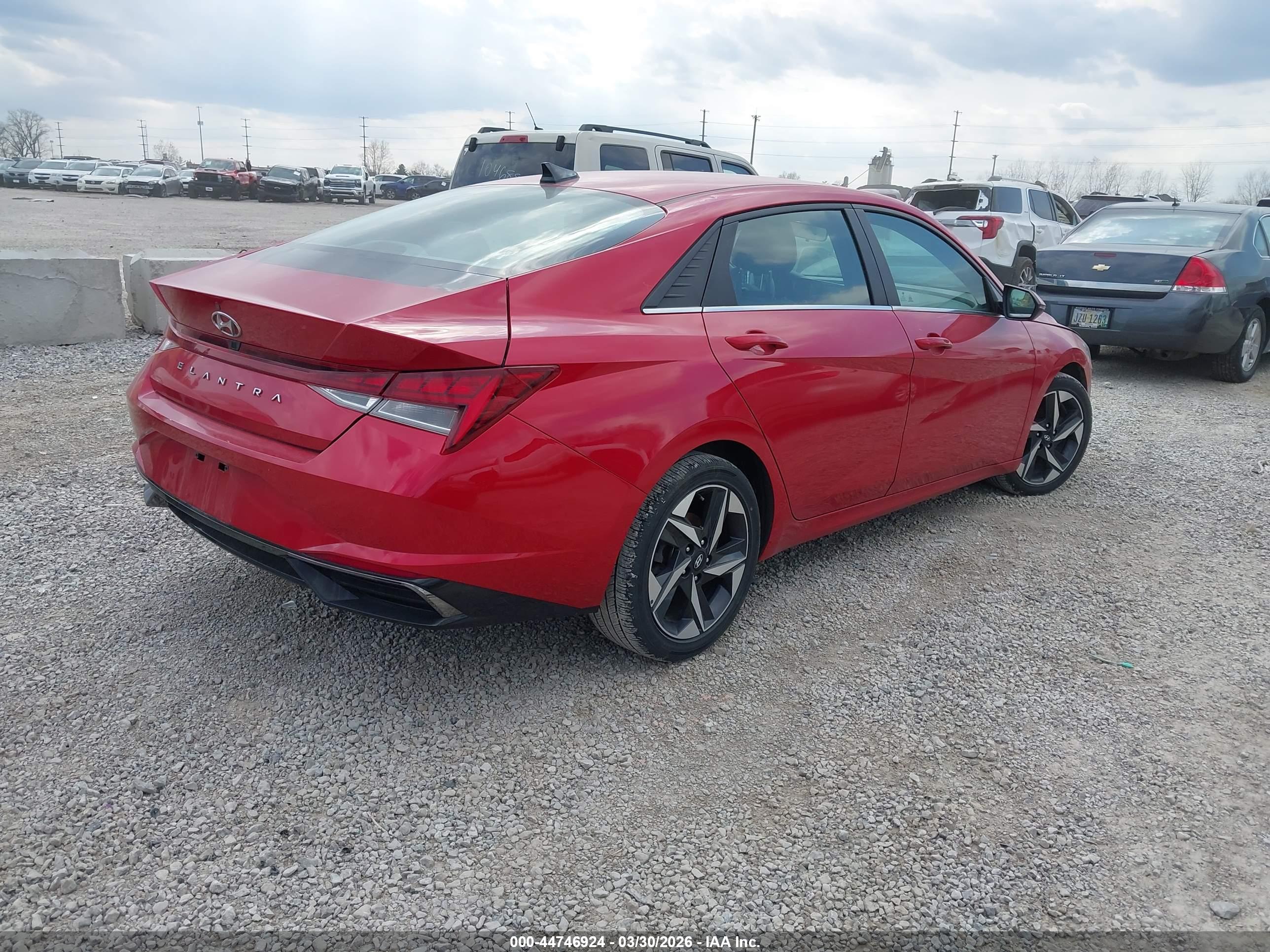 HYUNDAI ELANTRA image 4