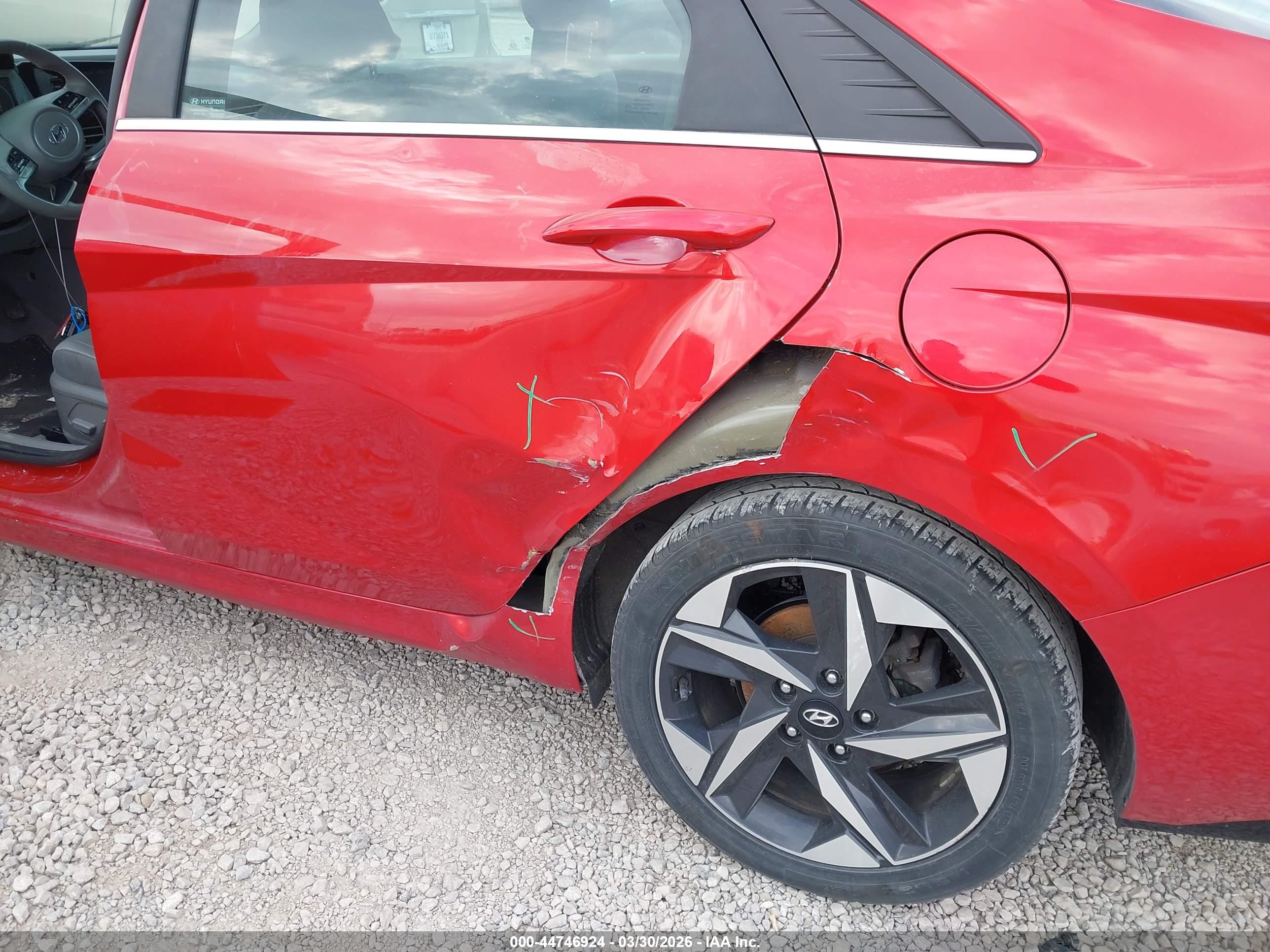 HYUNDAI ELANTRA image 6
