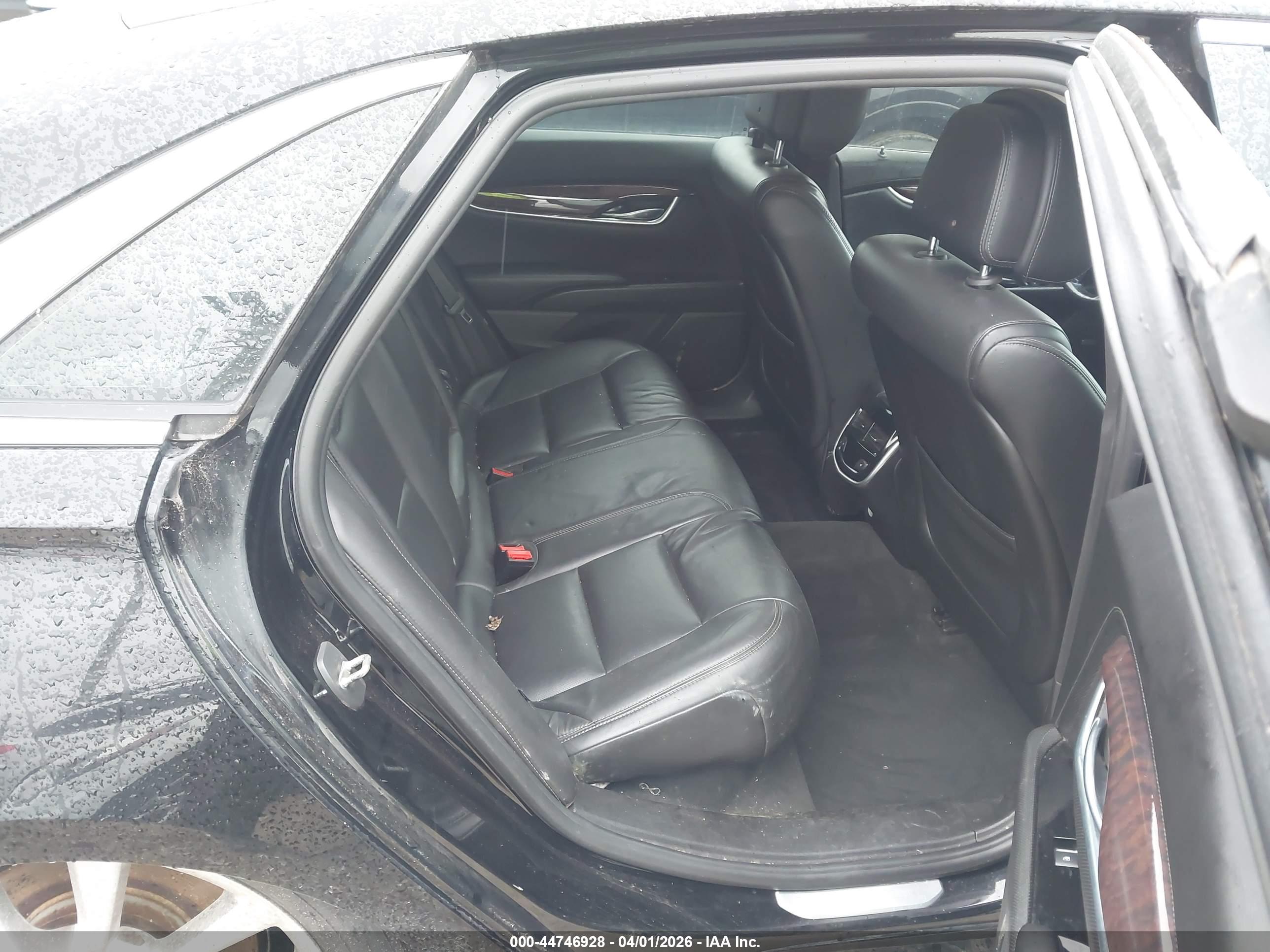 CADILLAC XTS image 8