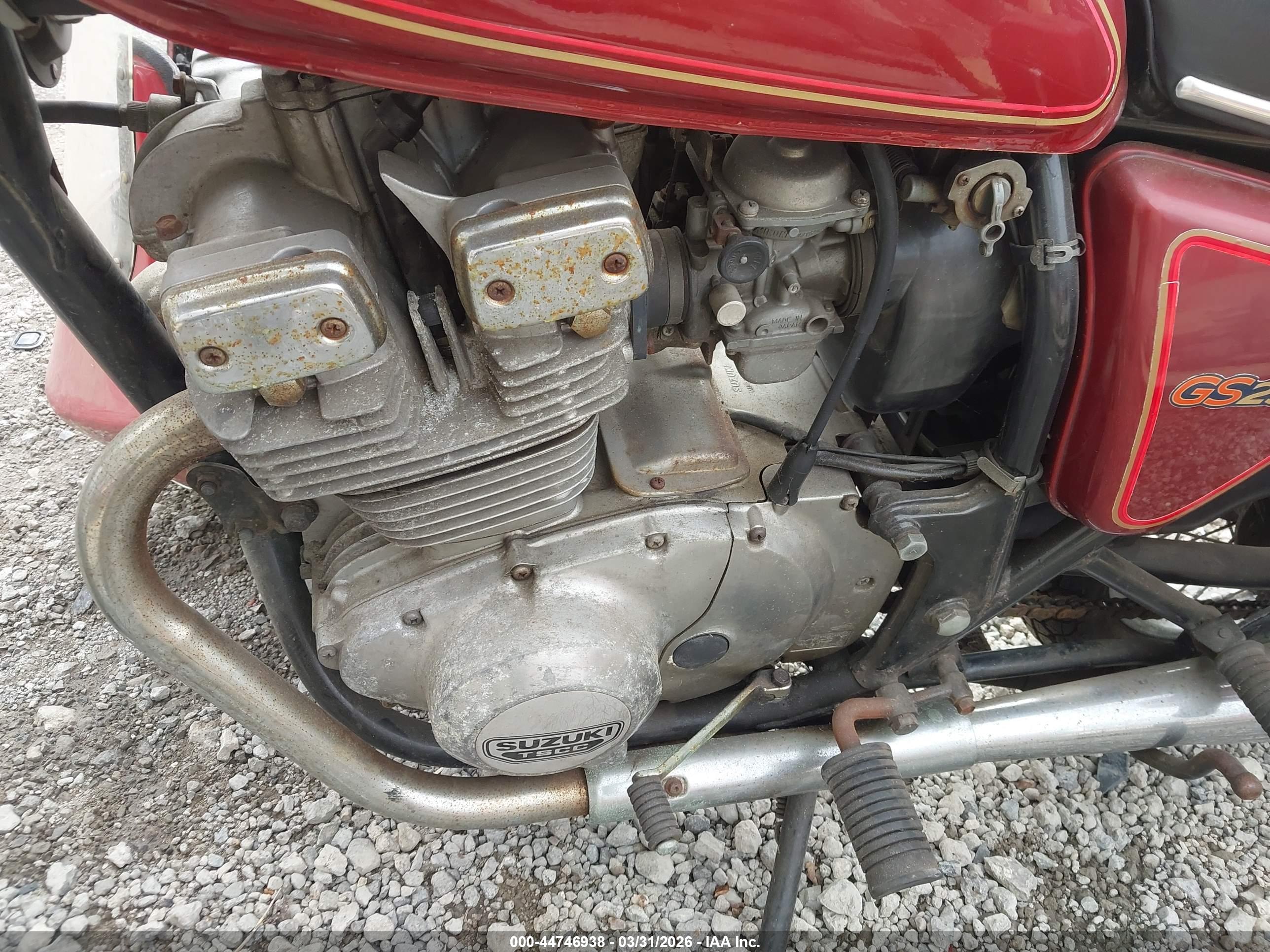 SUZUKI 250 image 10