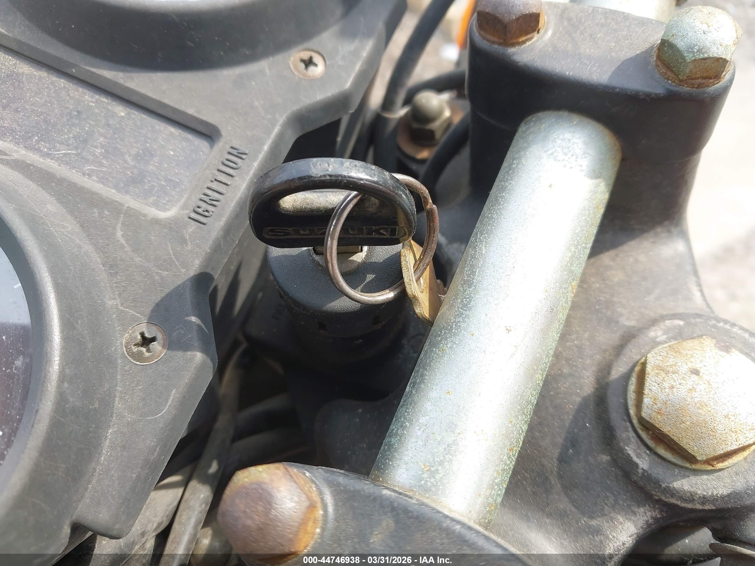 SUZUKI 250 image 11
