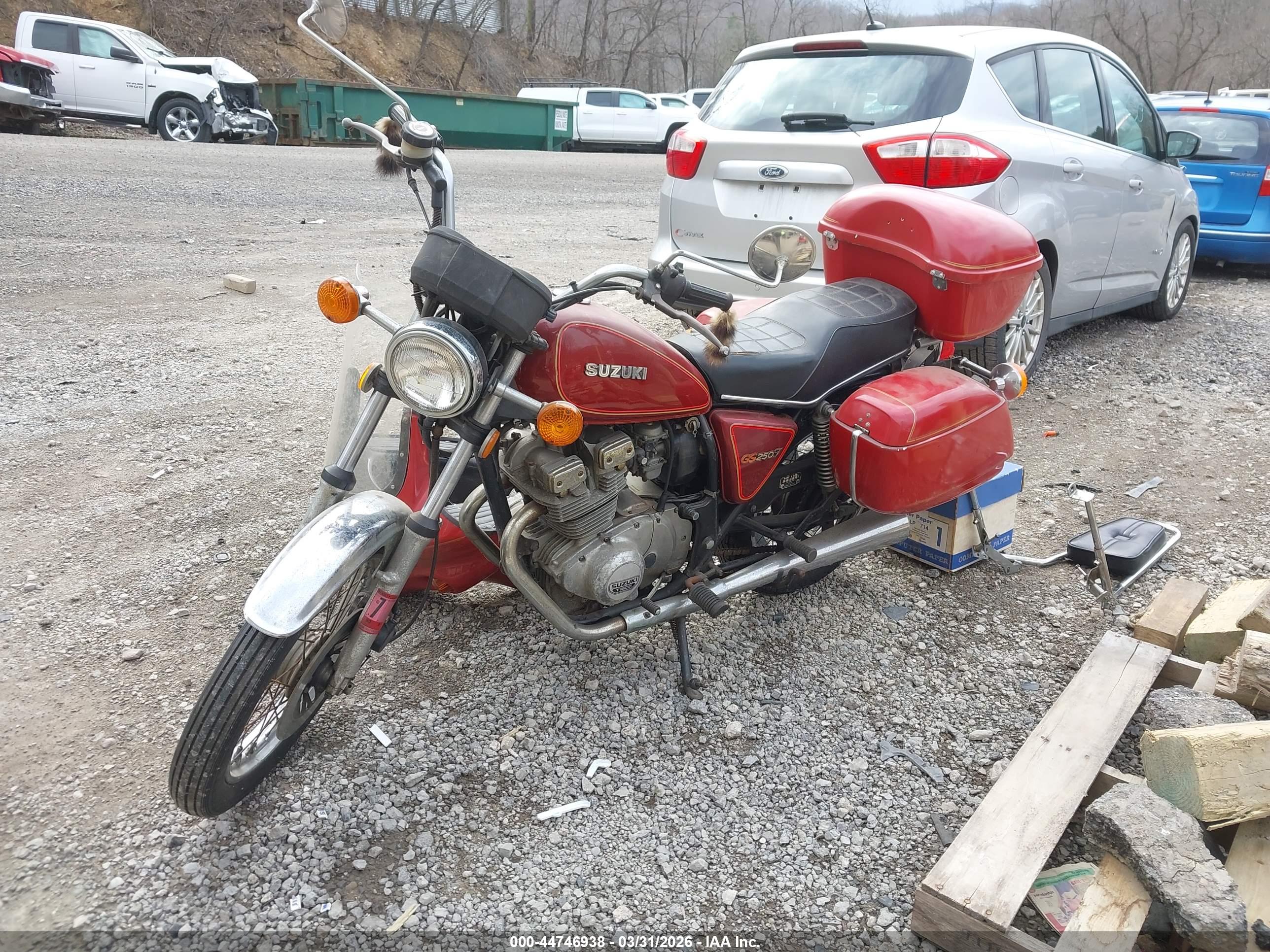 SUZUKI 250 image 2
